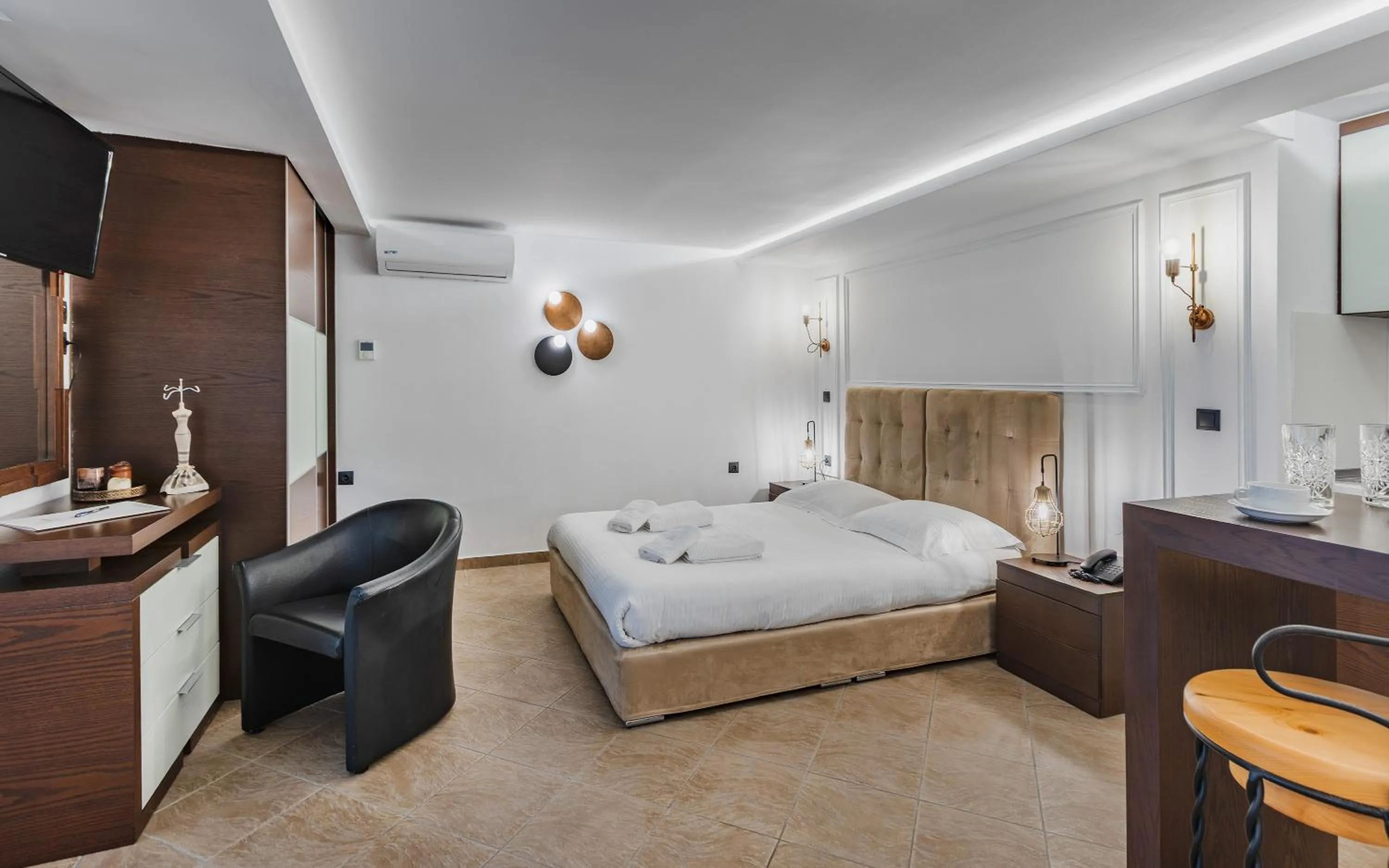 Junior Suite in Vintage Suites Trikala
