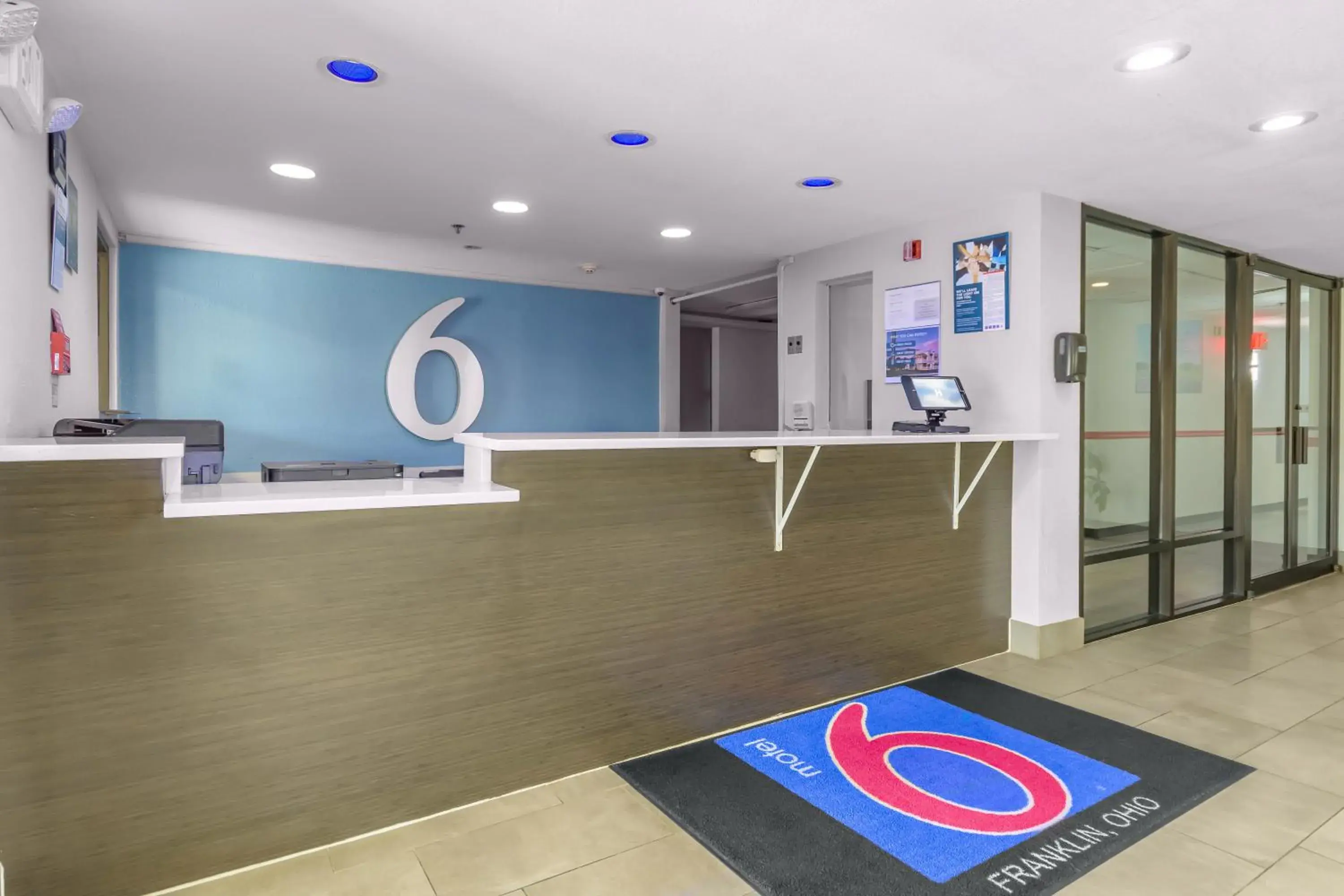 Lobby or reception in Motel 6 - Franklin, OH Lobby or reception in Motel 6 - Franklin, OH