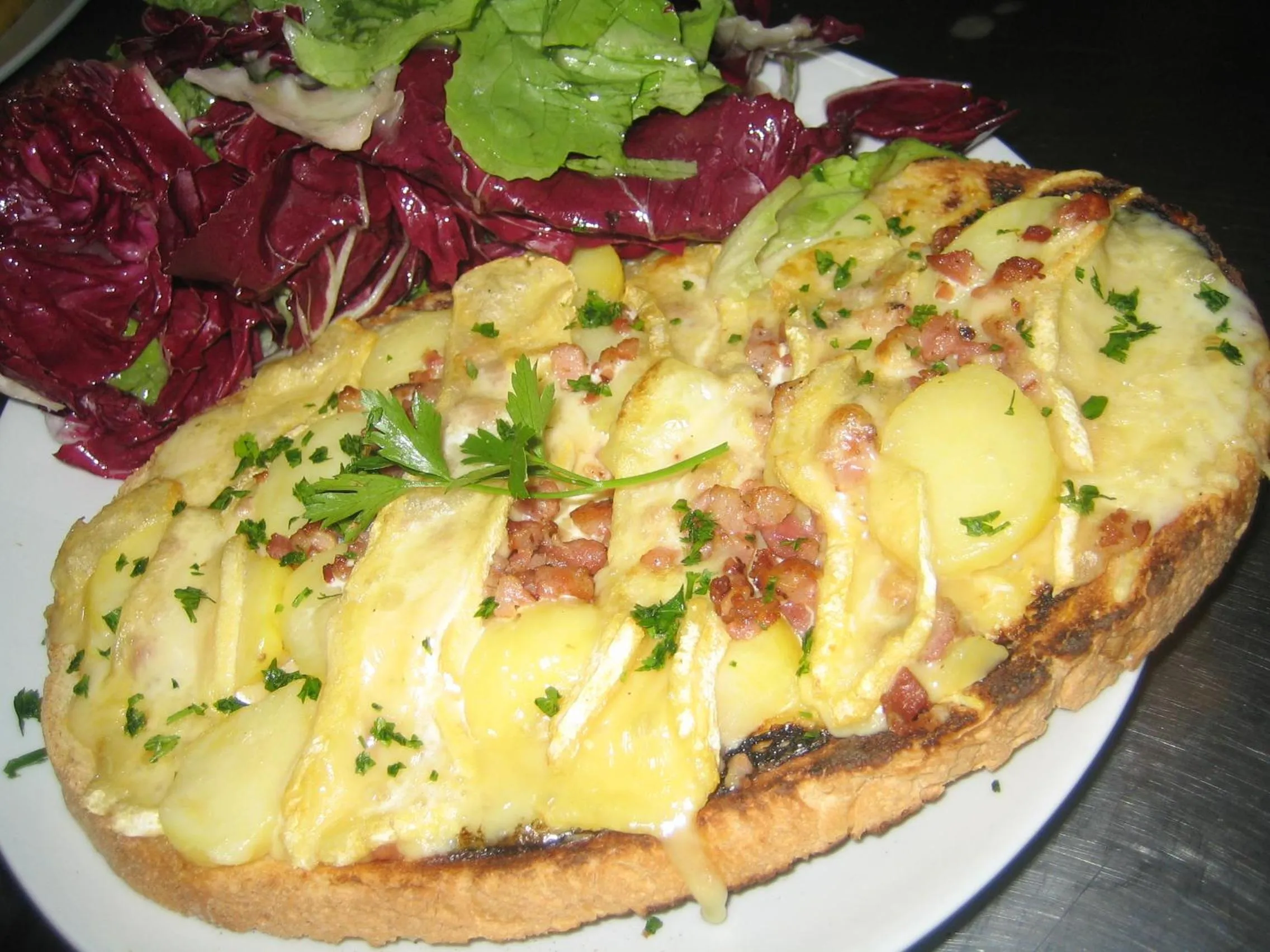 Food close-up in Logis de L'Europe Restaurant Le Cepage