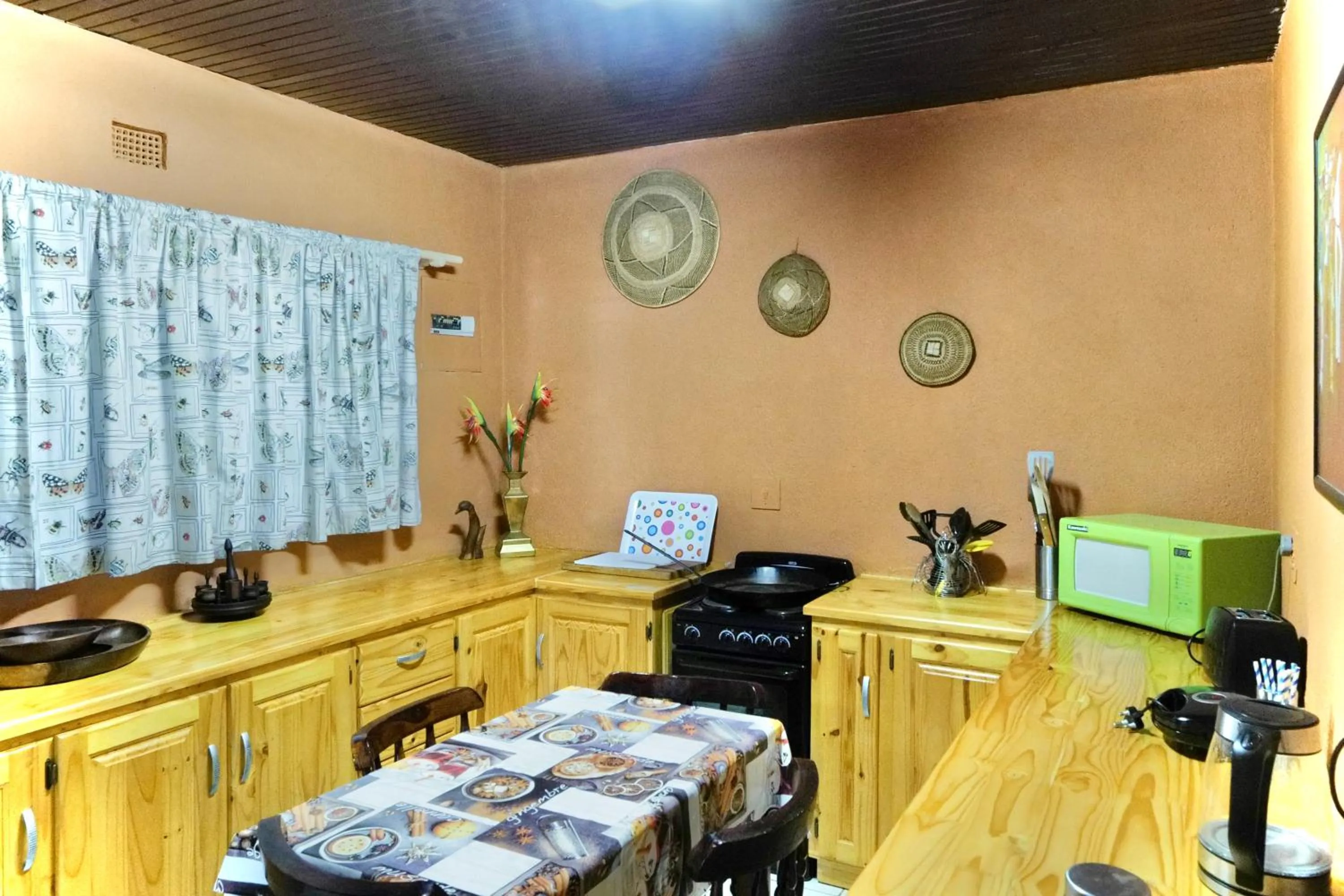 kitchen in Leopards Ledge