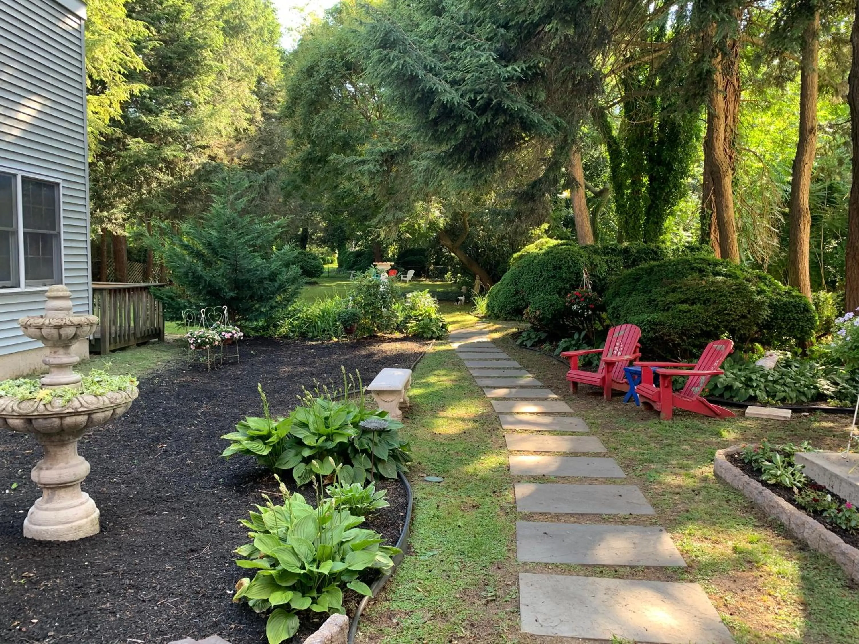 Garden in The Lily Inn - Burlington