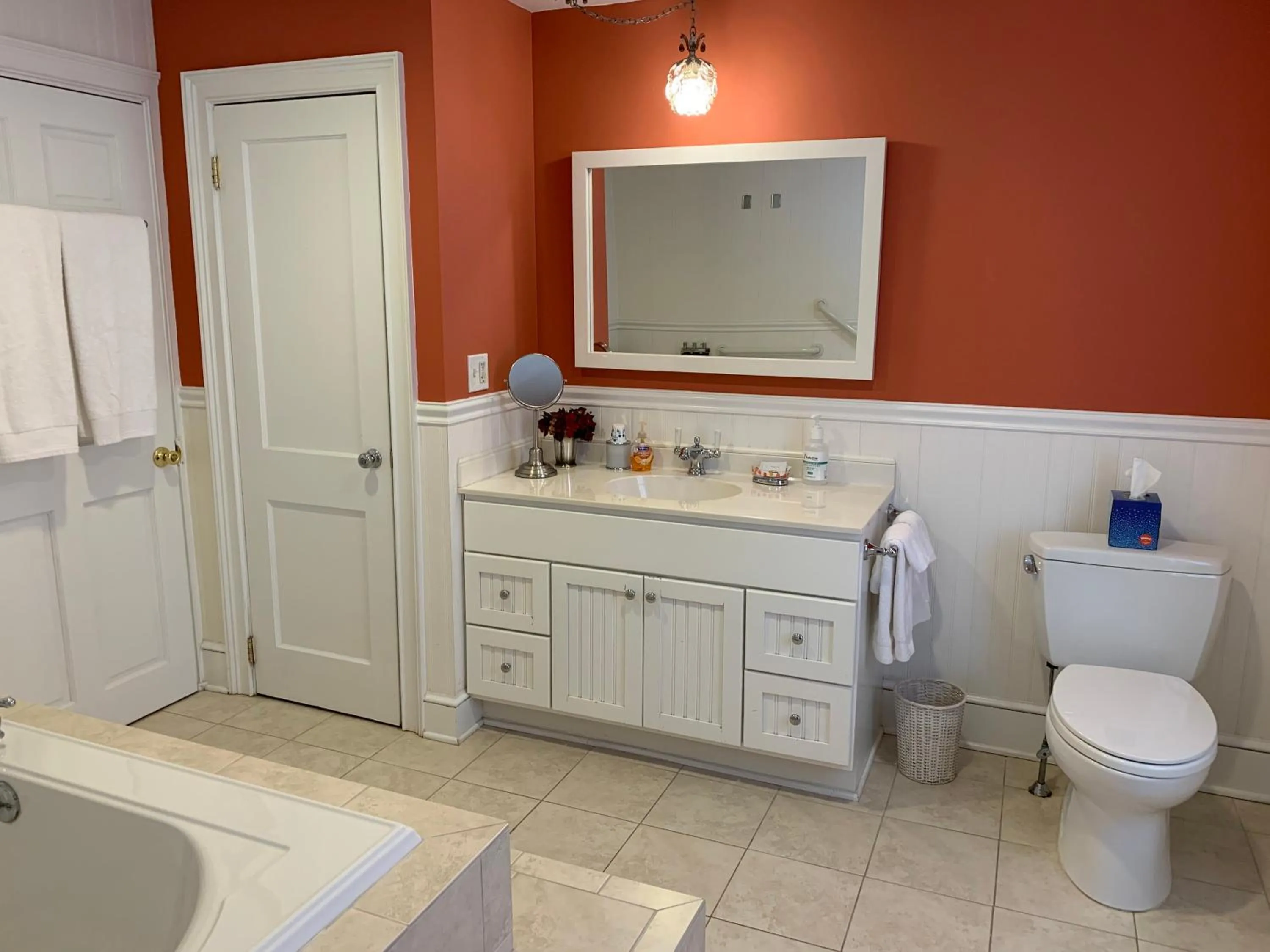 Bathroom in The Lily Inn - Burlington