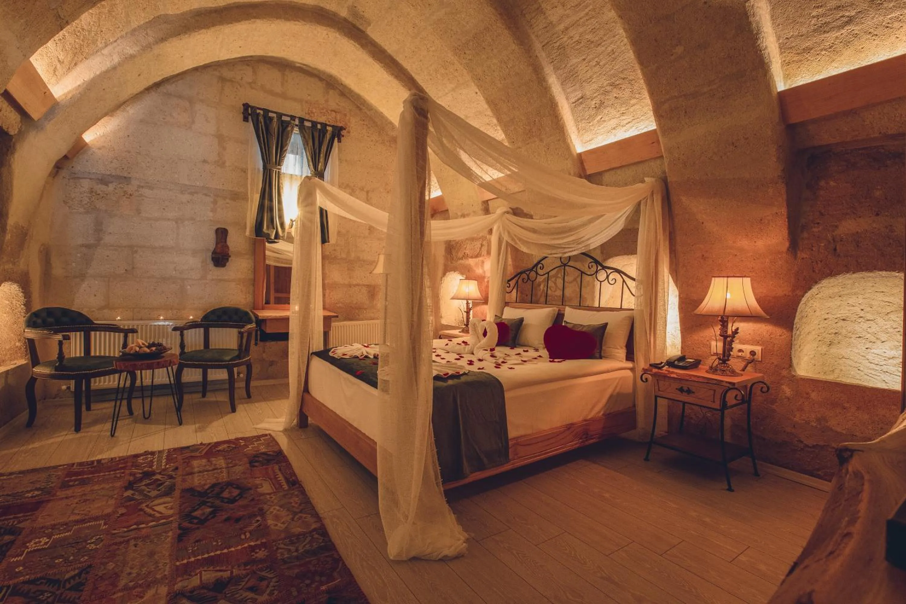 Massage, Bed in Rose Valley Hotel