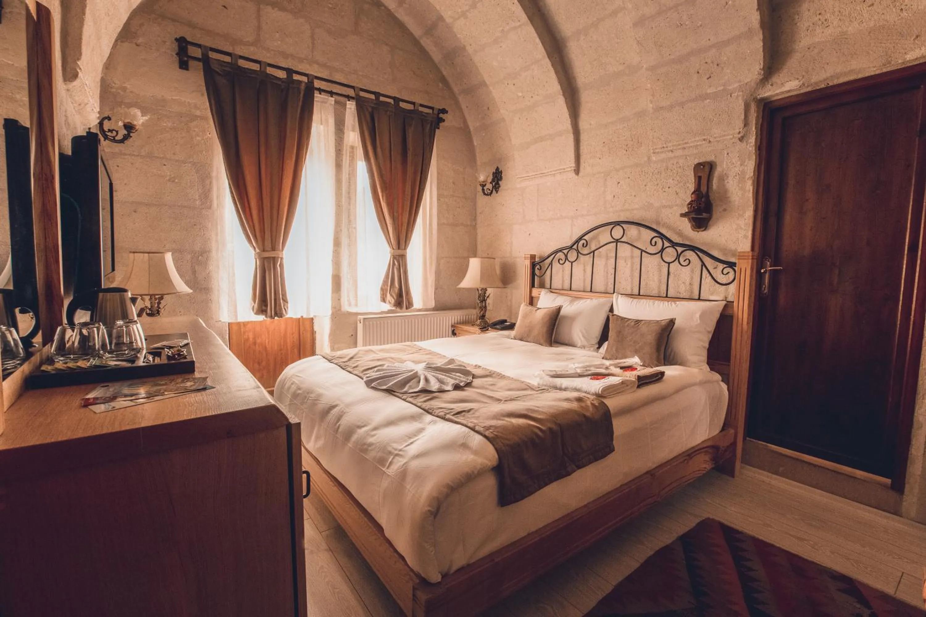 Massage, Bed in Rose Valley Hotel