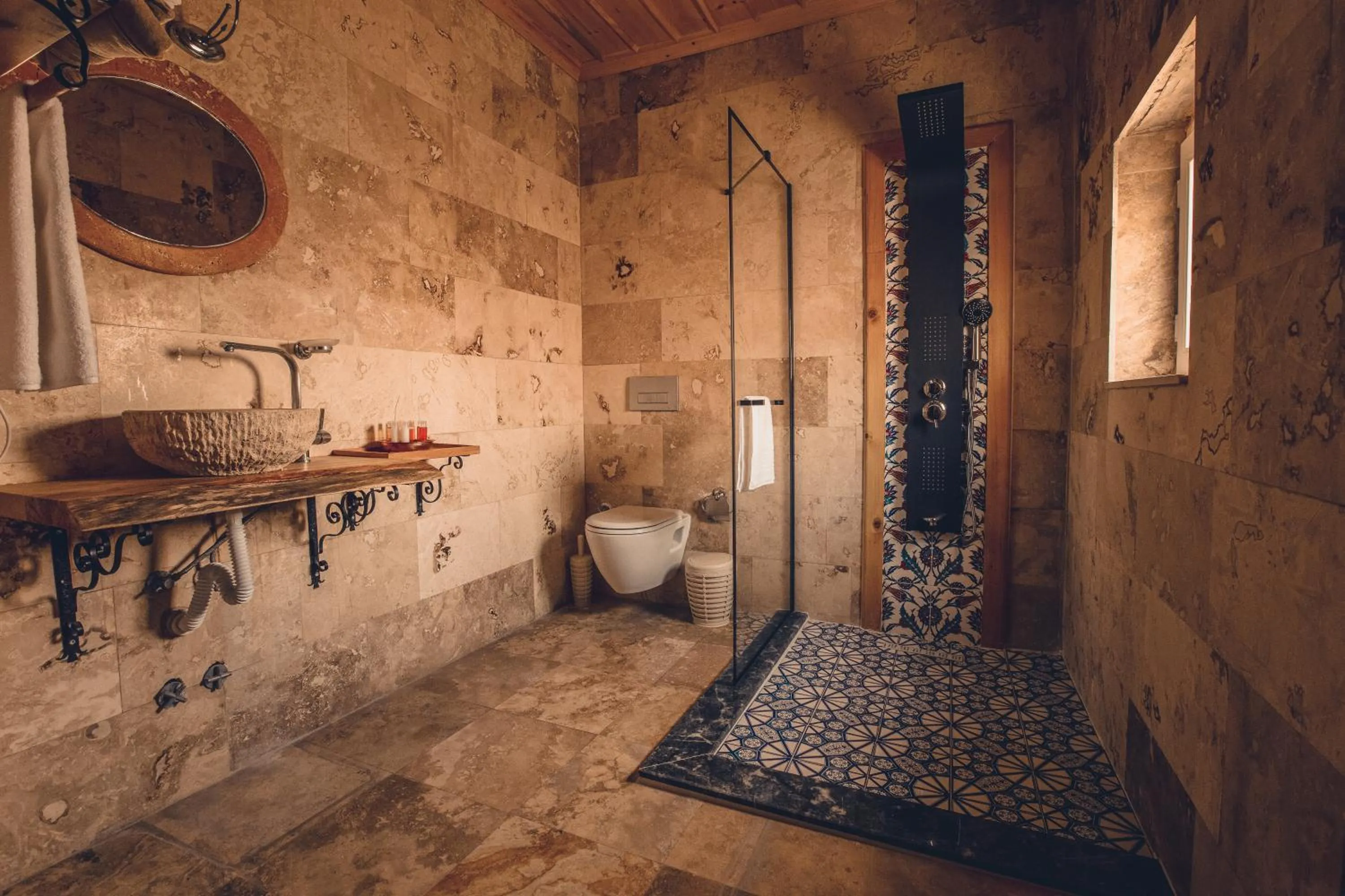 Shower in Rose Valley Hotel