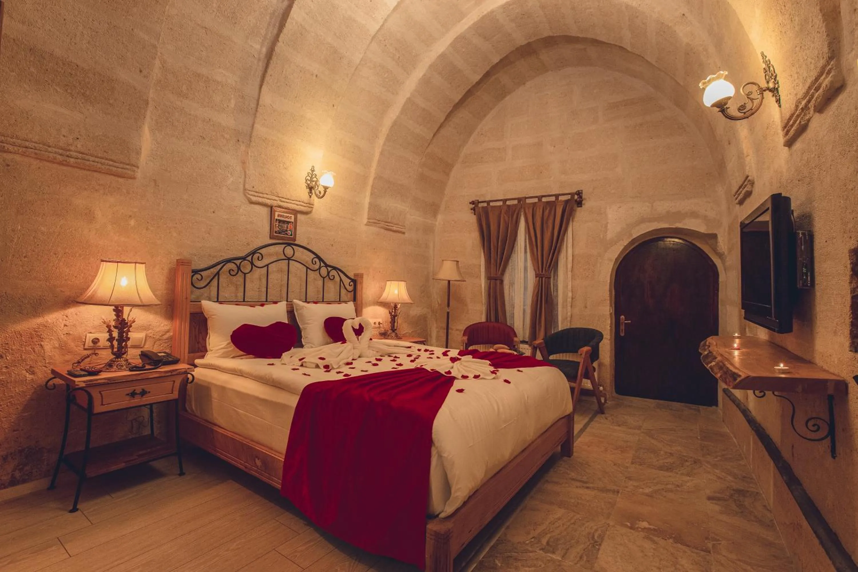 Massage, Bed in Rose Valley Hotel