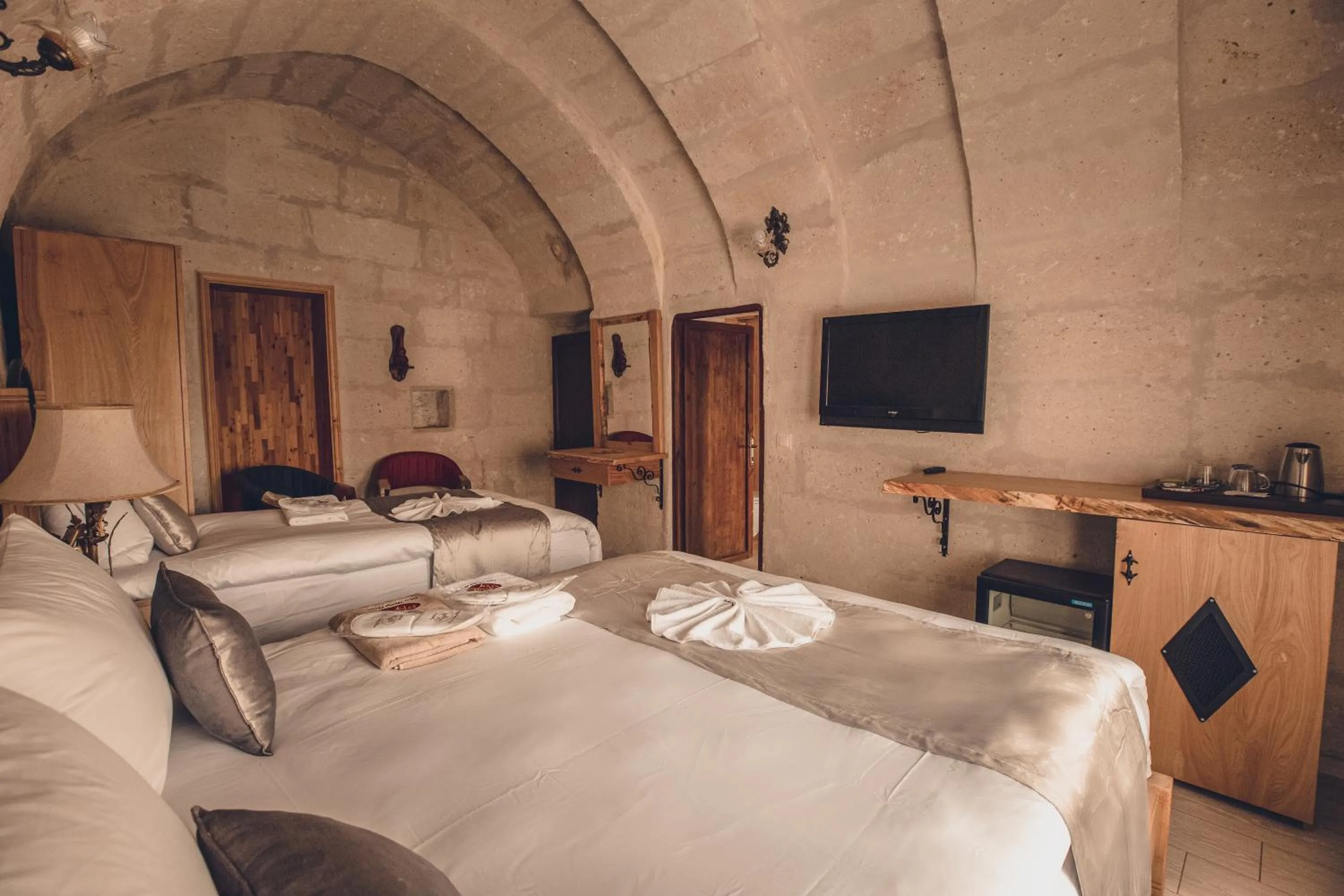 Massage, Bed in Rose Valley Hotel