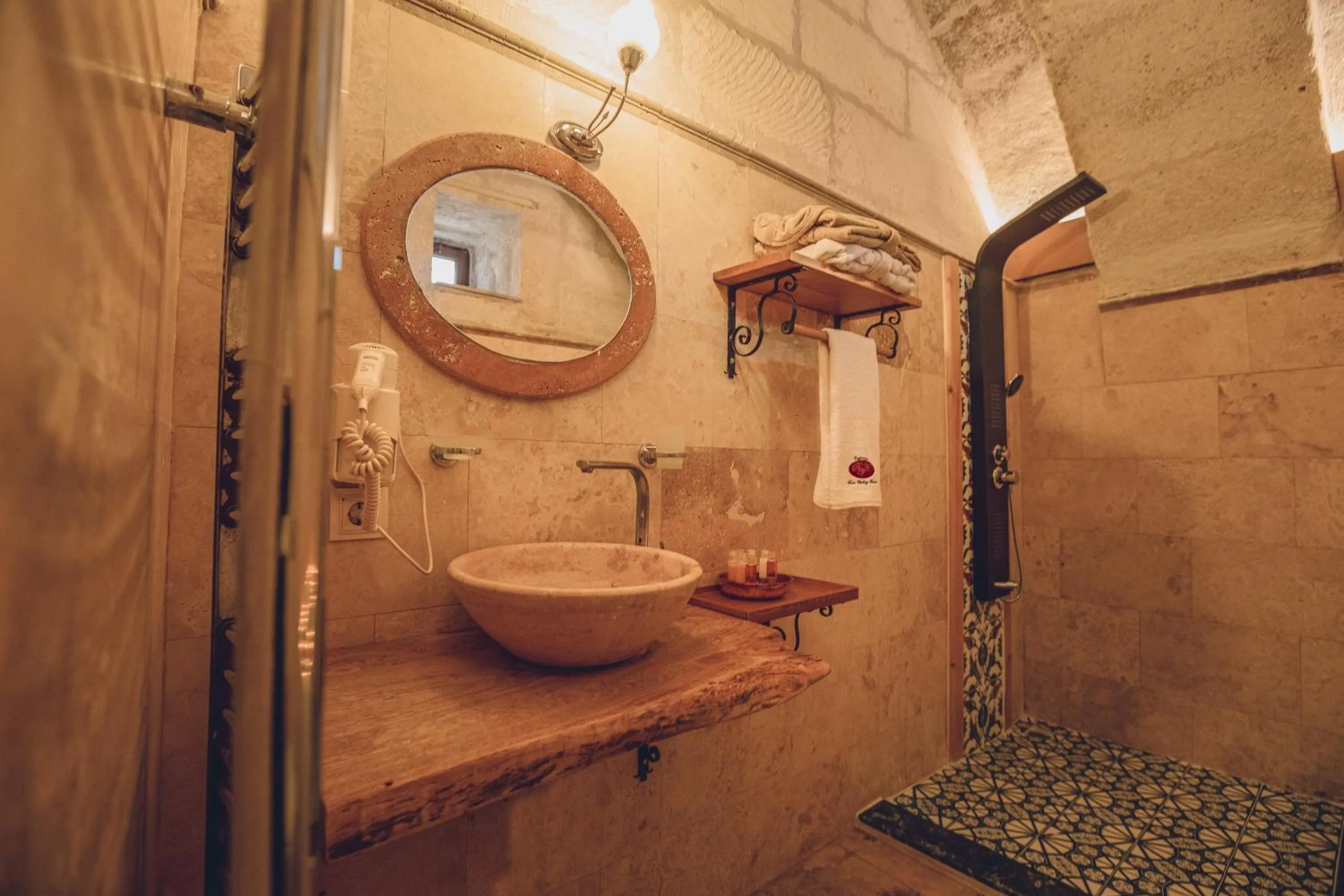 Shower in Rose Valley Hotel