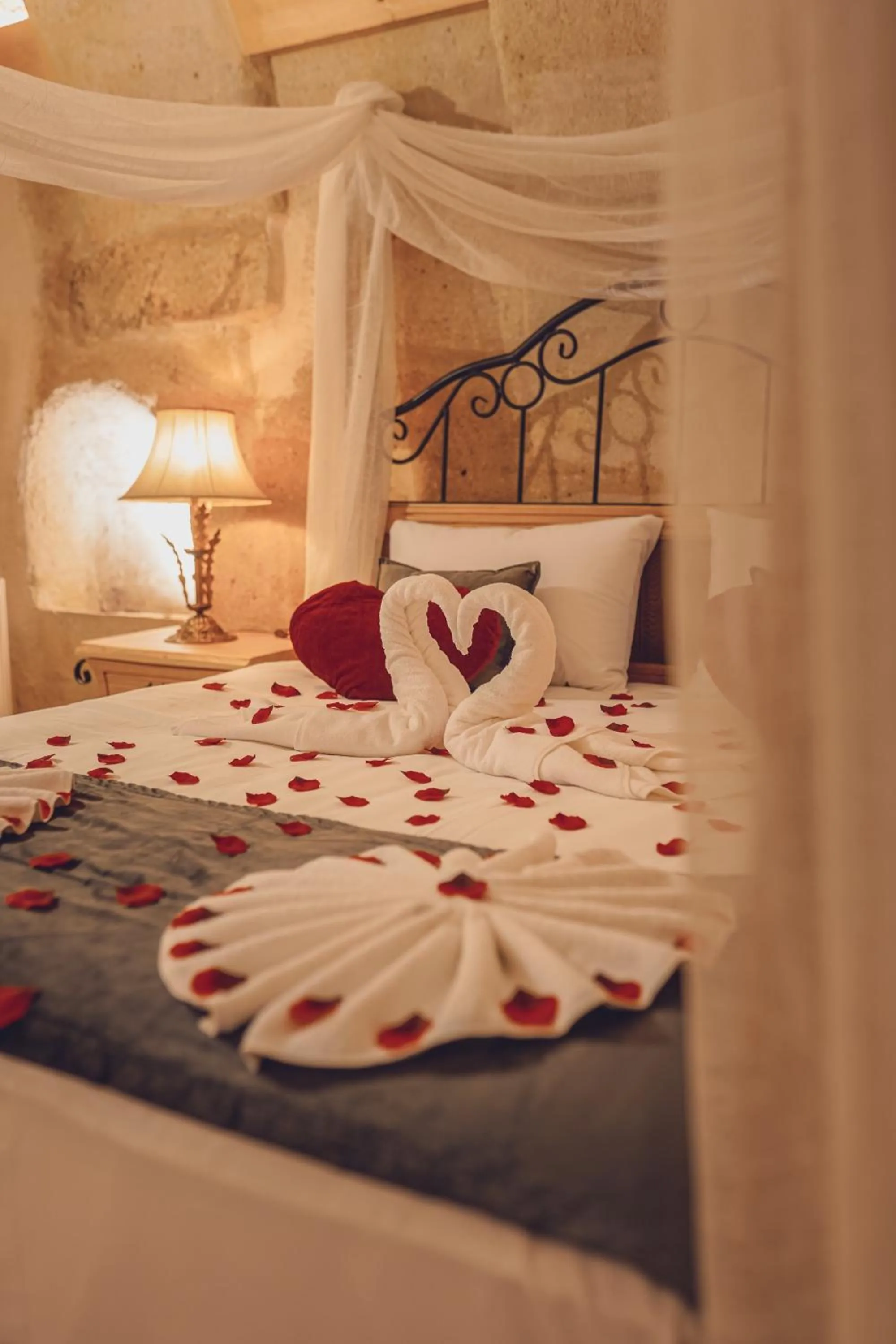 Massage, Bed in Rose Valley Hotel