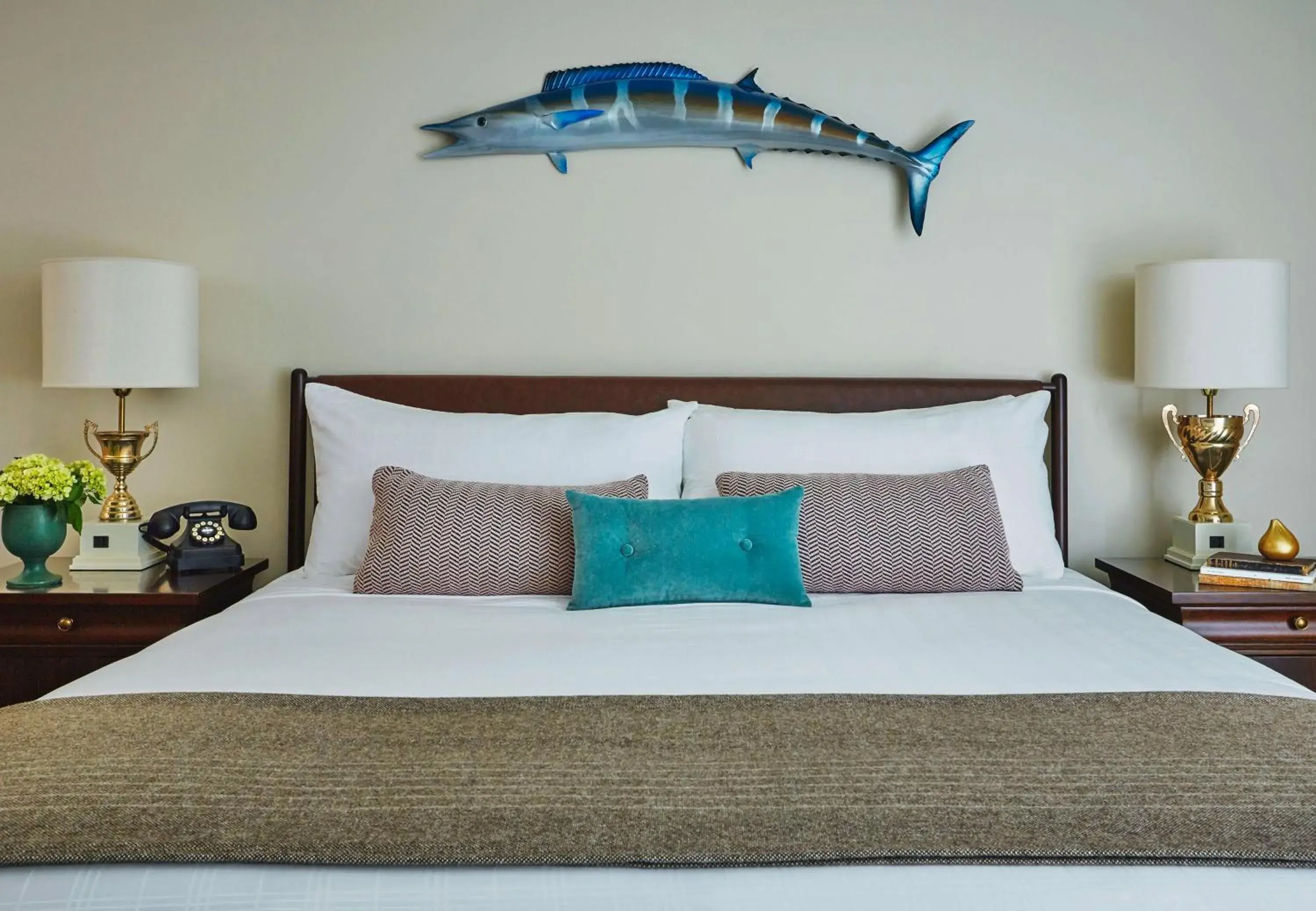 Graduate King Room - High Floor in Graduate by Hilton Charlottesville Graduate King Room - High Floor in Graduate by Hilton Charlottesville