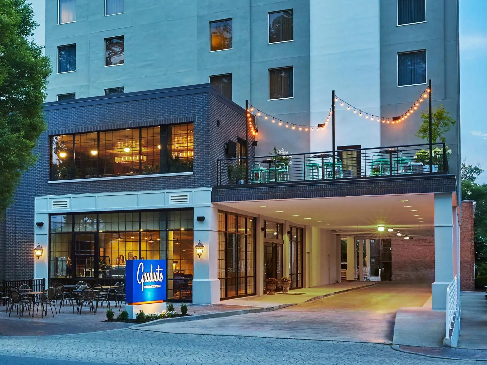 Facade/entrance in Graduate by Hilton Charlottesville Facade/entrance in Graduate by Hilton Charlottesville