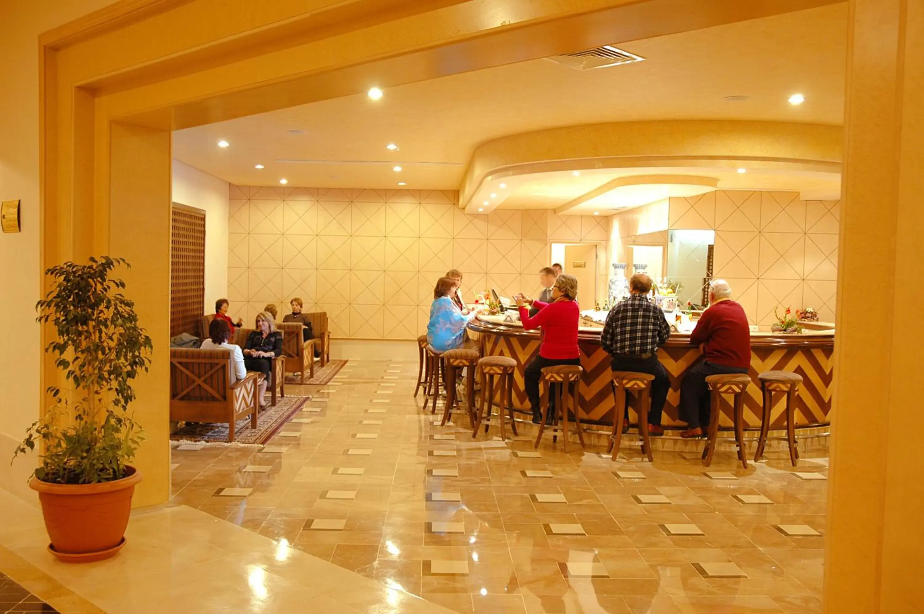 Restaurant/places to eat in El Mouradi Tozeur Restaurant/places to eat in El Mouradi Tozeur