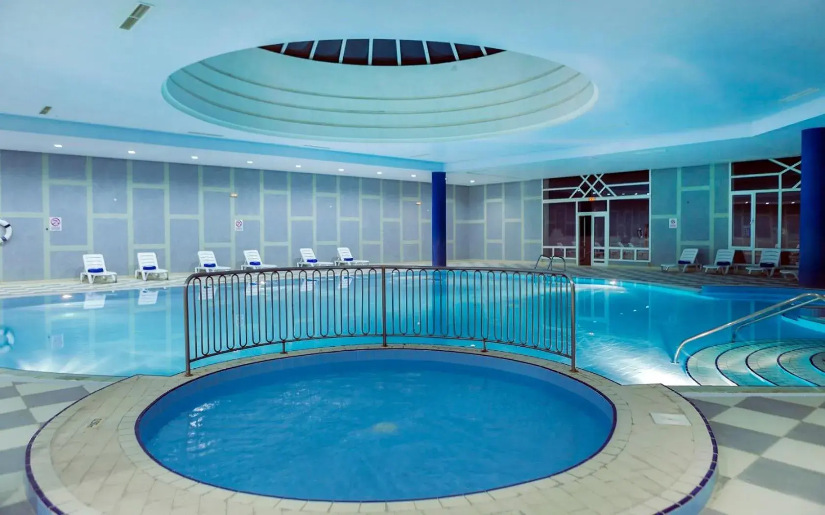 Swimming pool in El Mouradi Tozeur Swimming pool in El Mouradi Tozeur