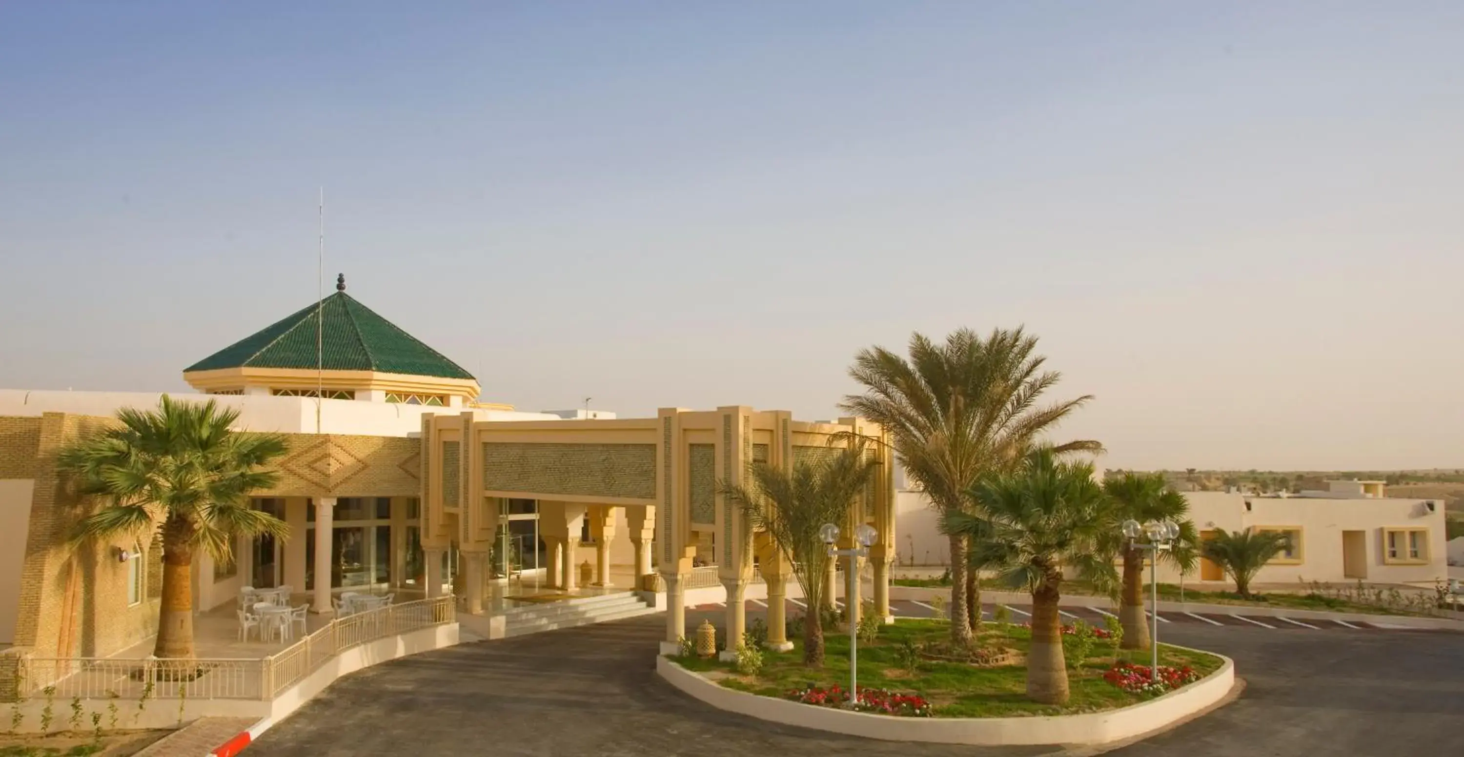 Facade/entrance in El Mouradi Tozeur Facade/entrance in El Mouradi Tozeur