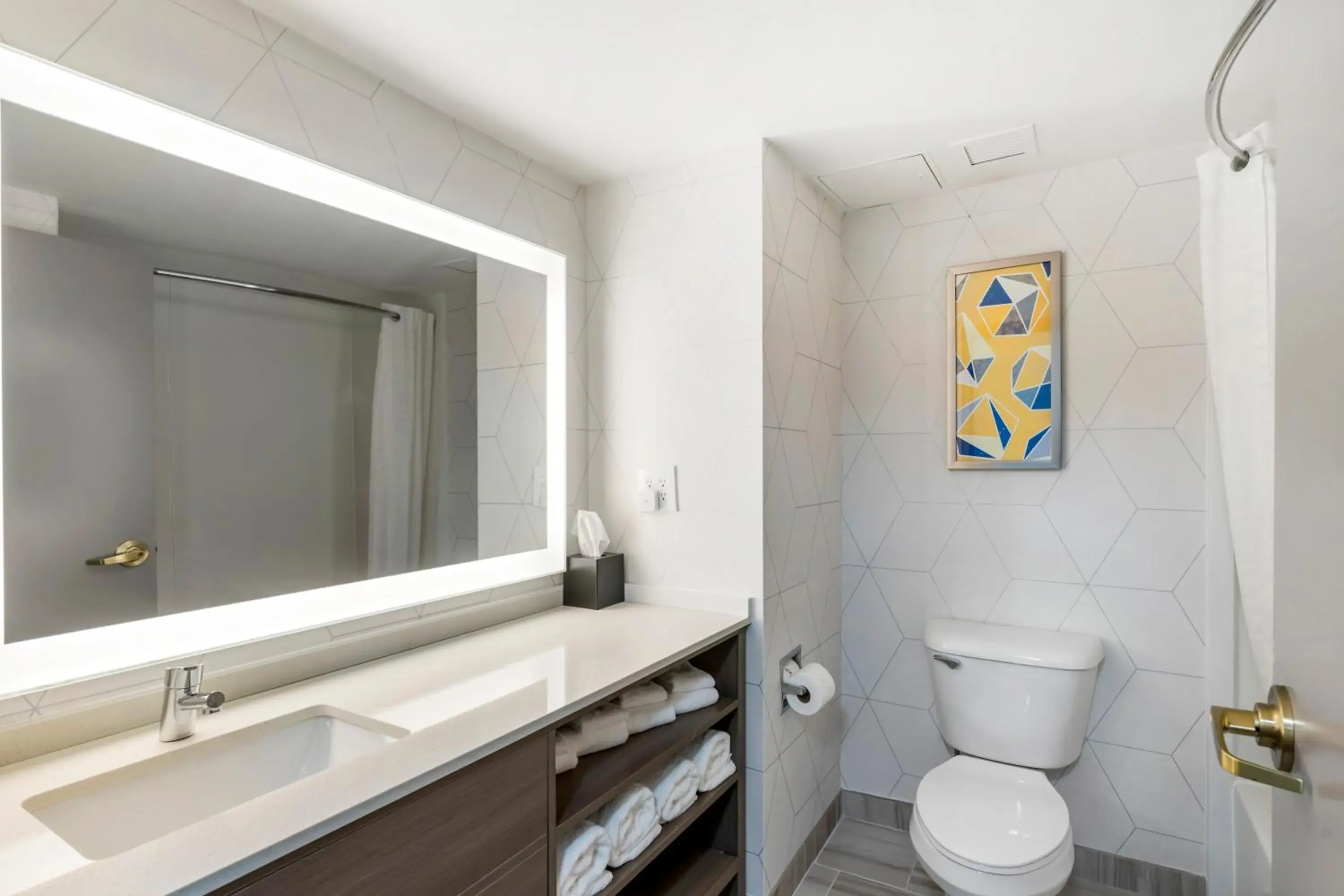 Comfort Inn & Suites Hampton near Coliseum Comfort Inn & Suites Hampton near Coliseum