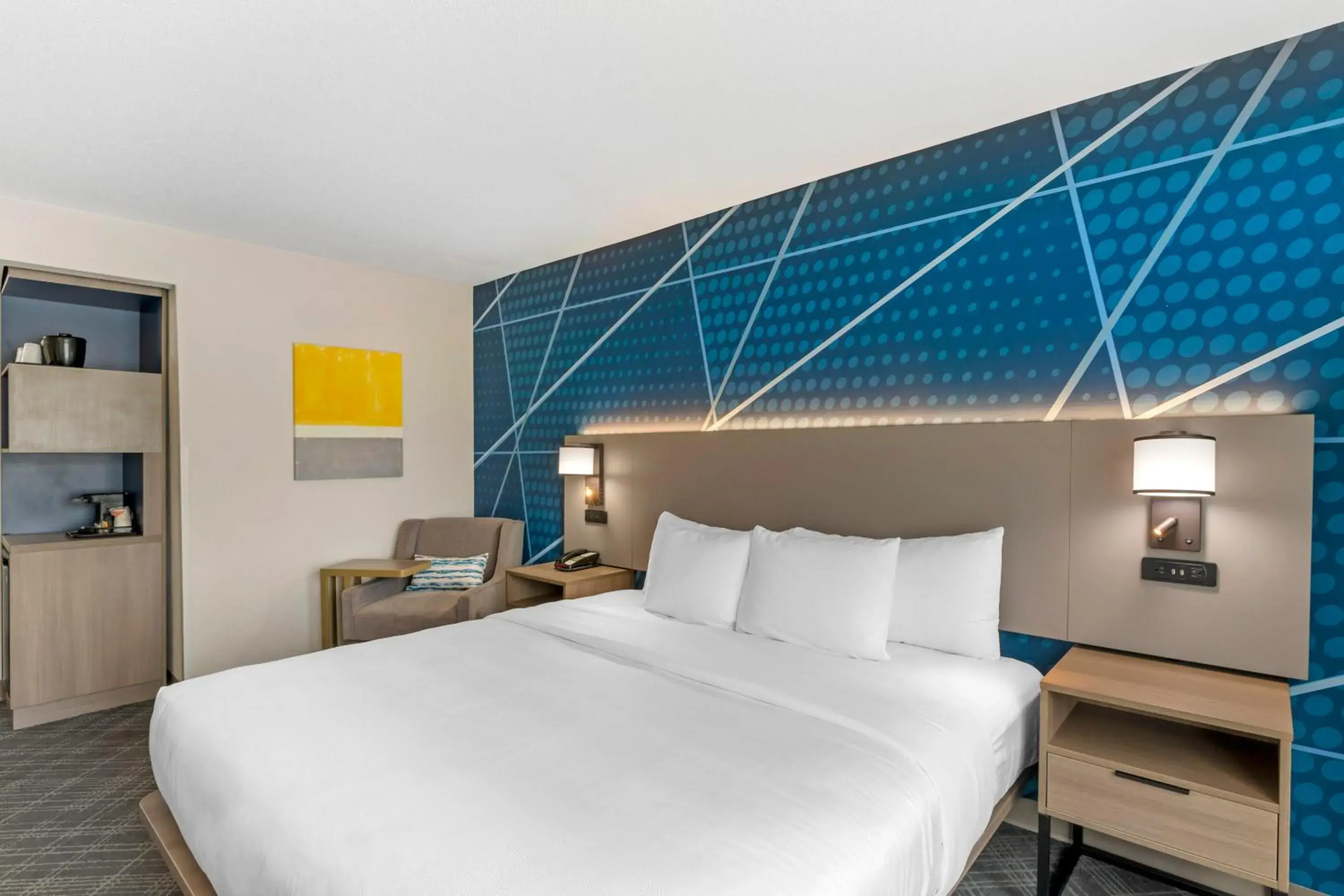 Bedroom, Bed in Comfort Inn & Suites Hampton near Coliseum Bedroom, Bed in Comfort Inn & Suites Hampton near Coliseum