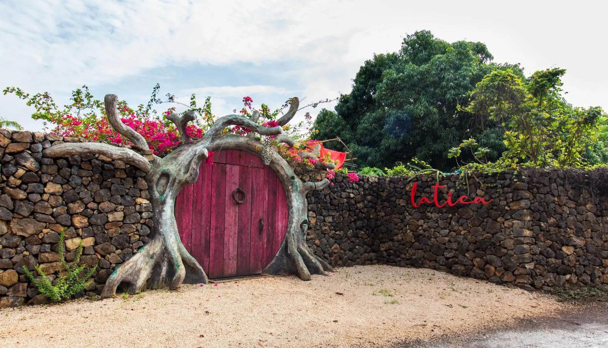 Facade/entrance in Latica Lodge Facade/entrance in Latica Lodge