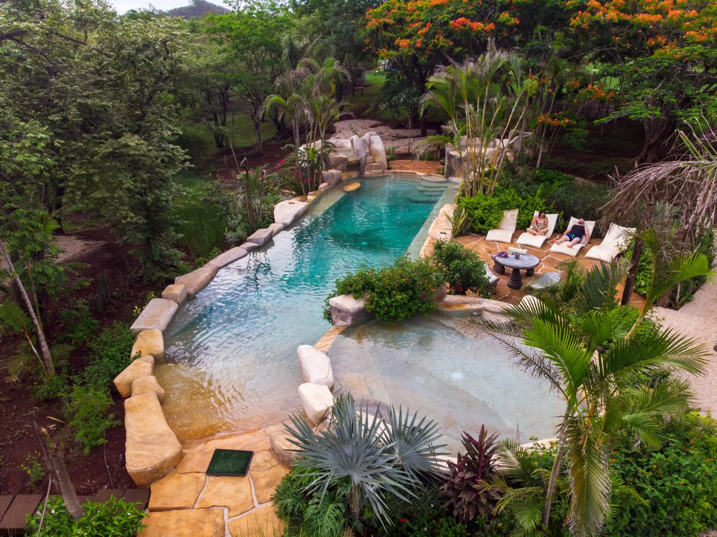 Swimming pool in Latica Lodge