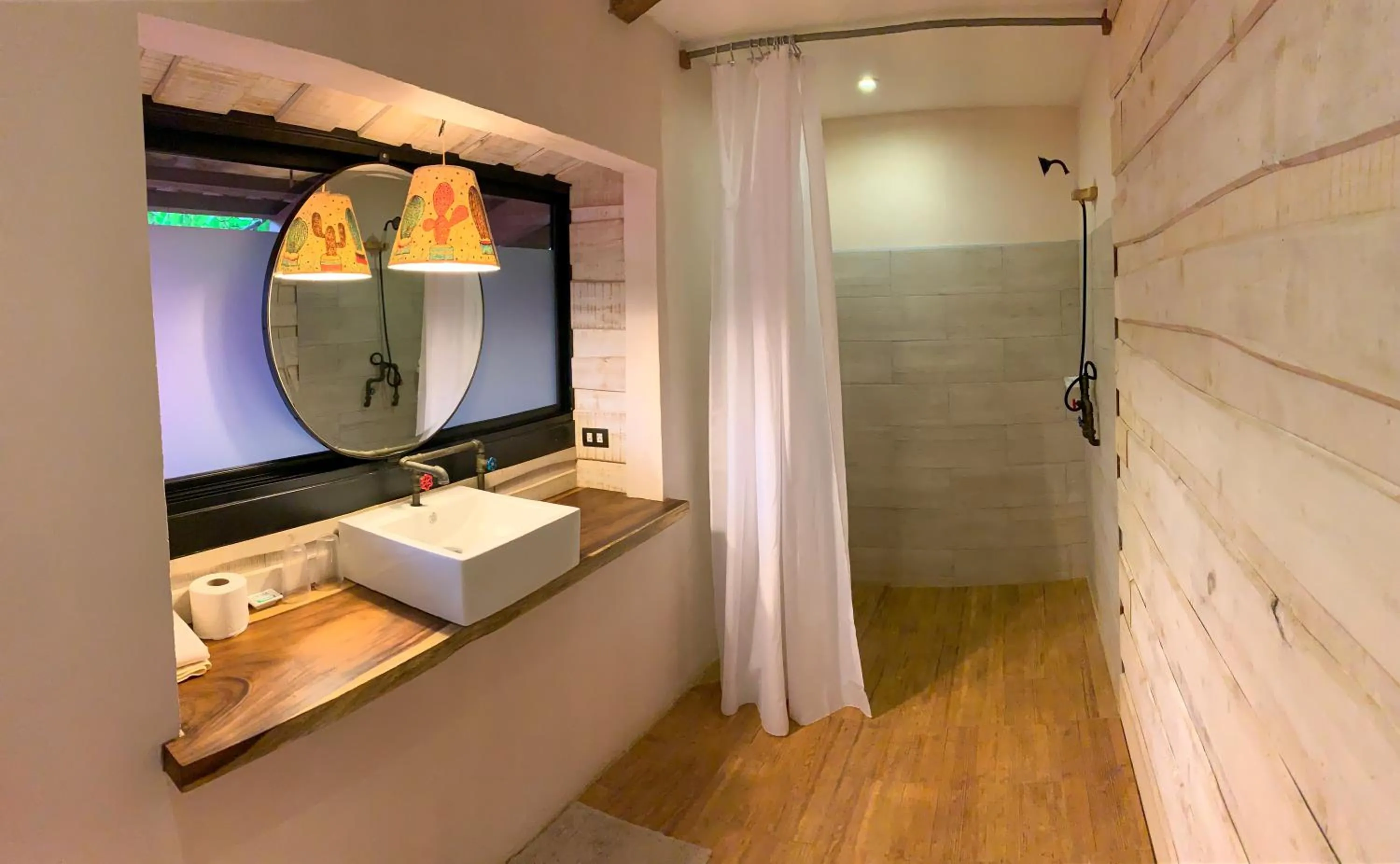 Shower in Latica Lodge