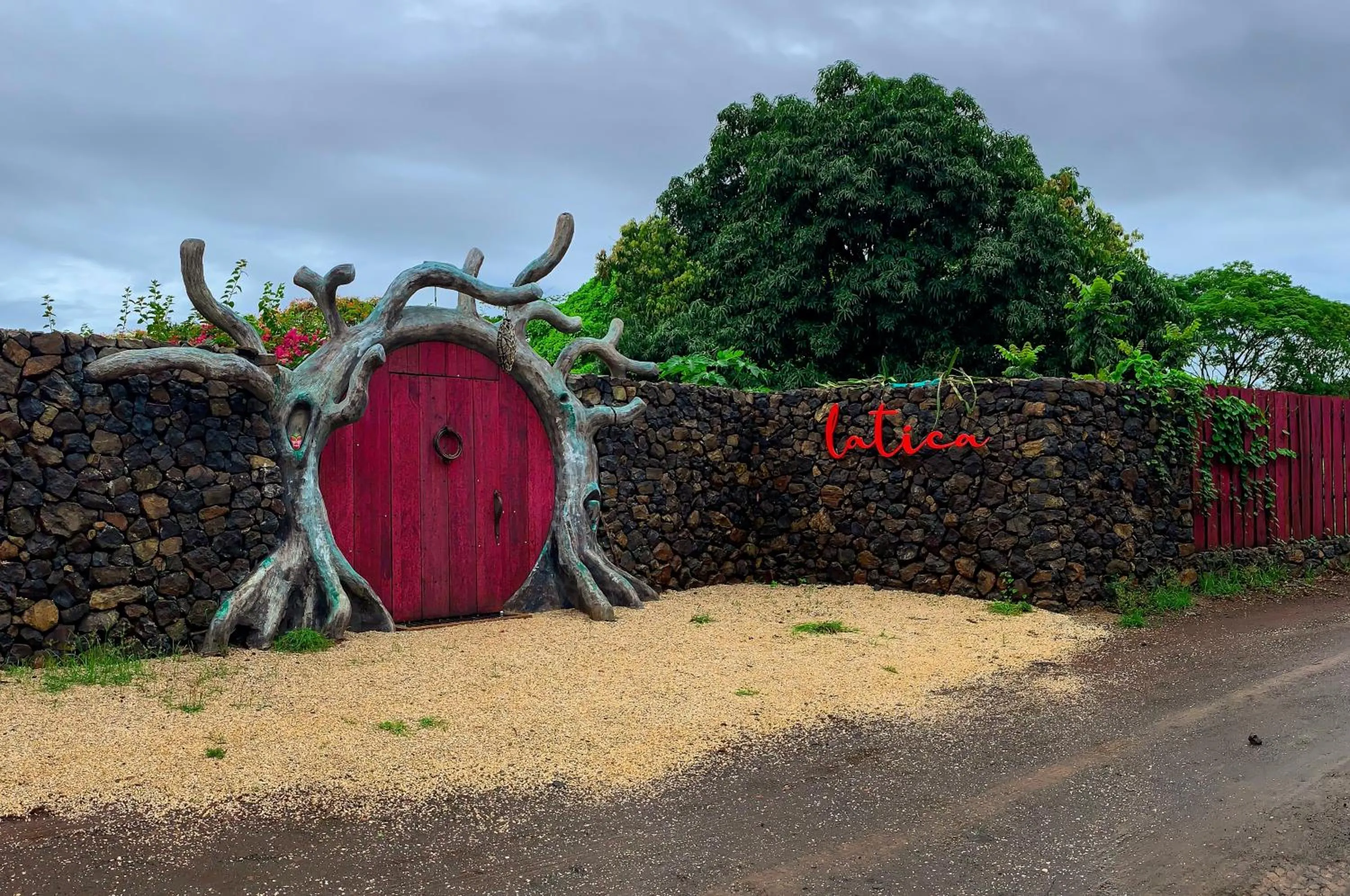 Facade/entrance in Latica Lodge