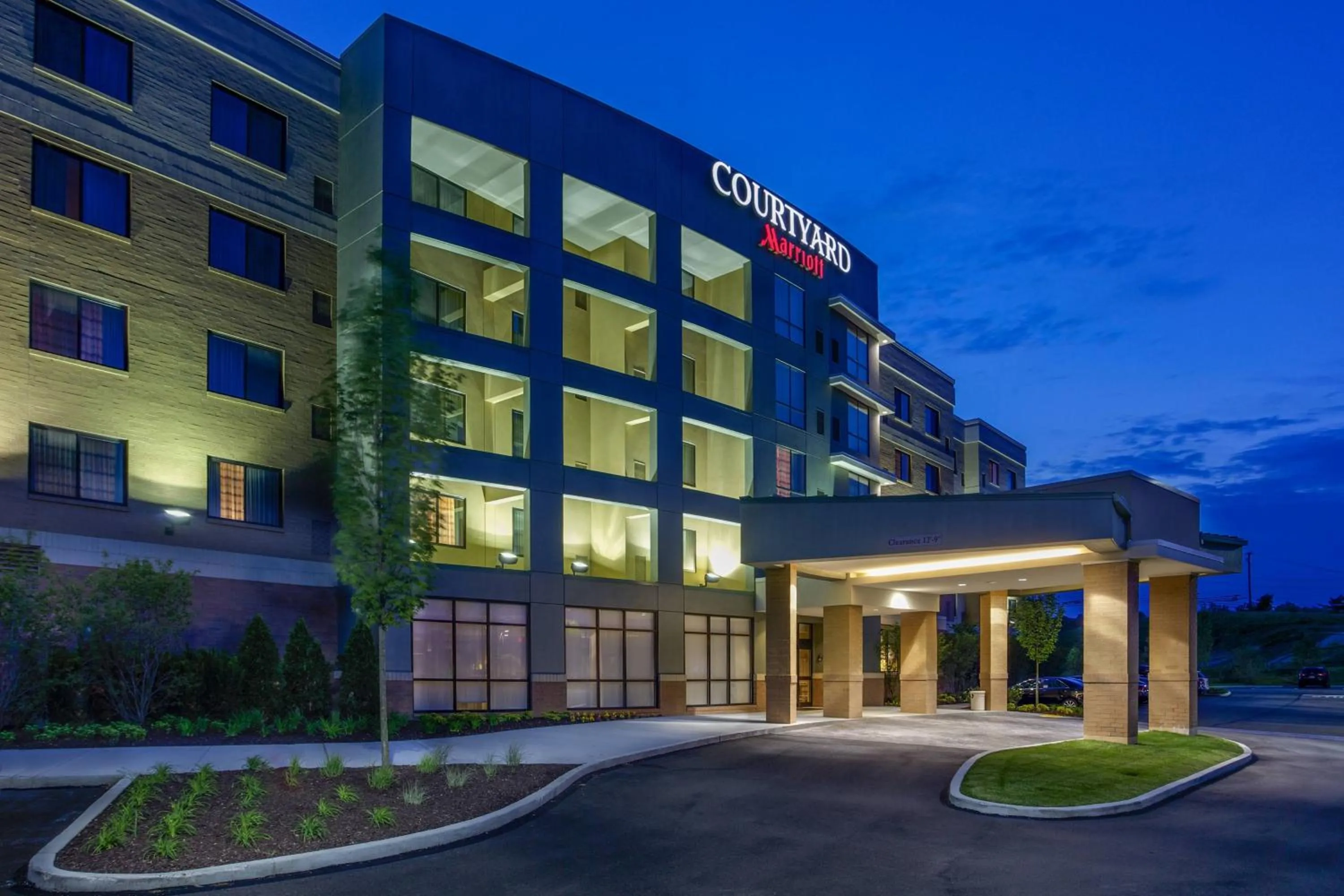 Property building in Courtyard by Marriott Pittsburgh North/Cranberry Woods