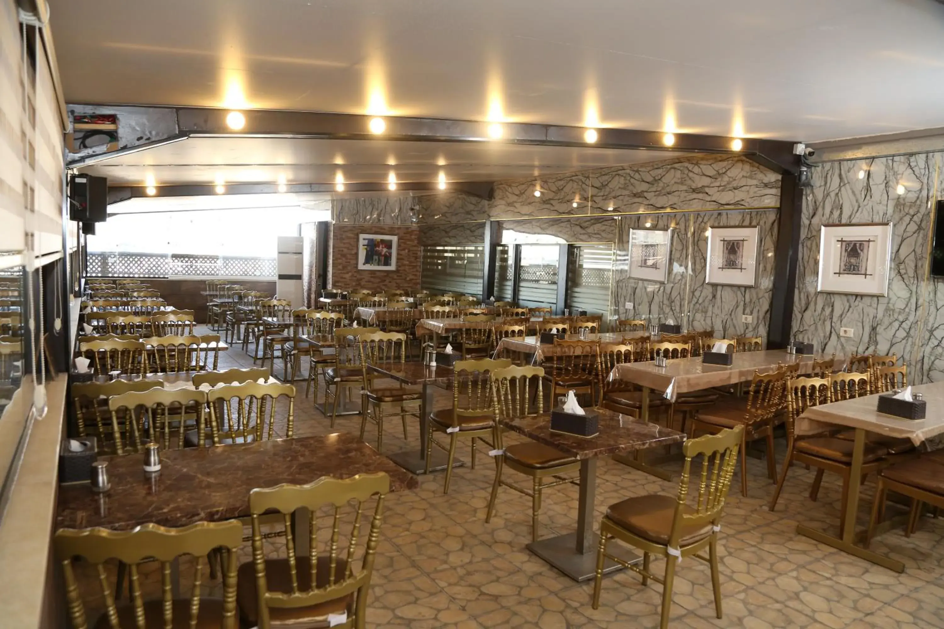 Restaurant/places to eat in Grape Village Hotel Restaurant/places to eat in Grape Village Hotel