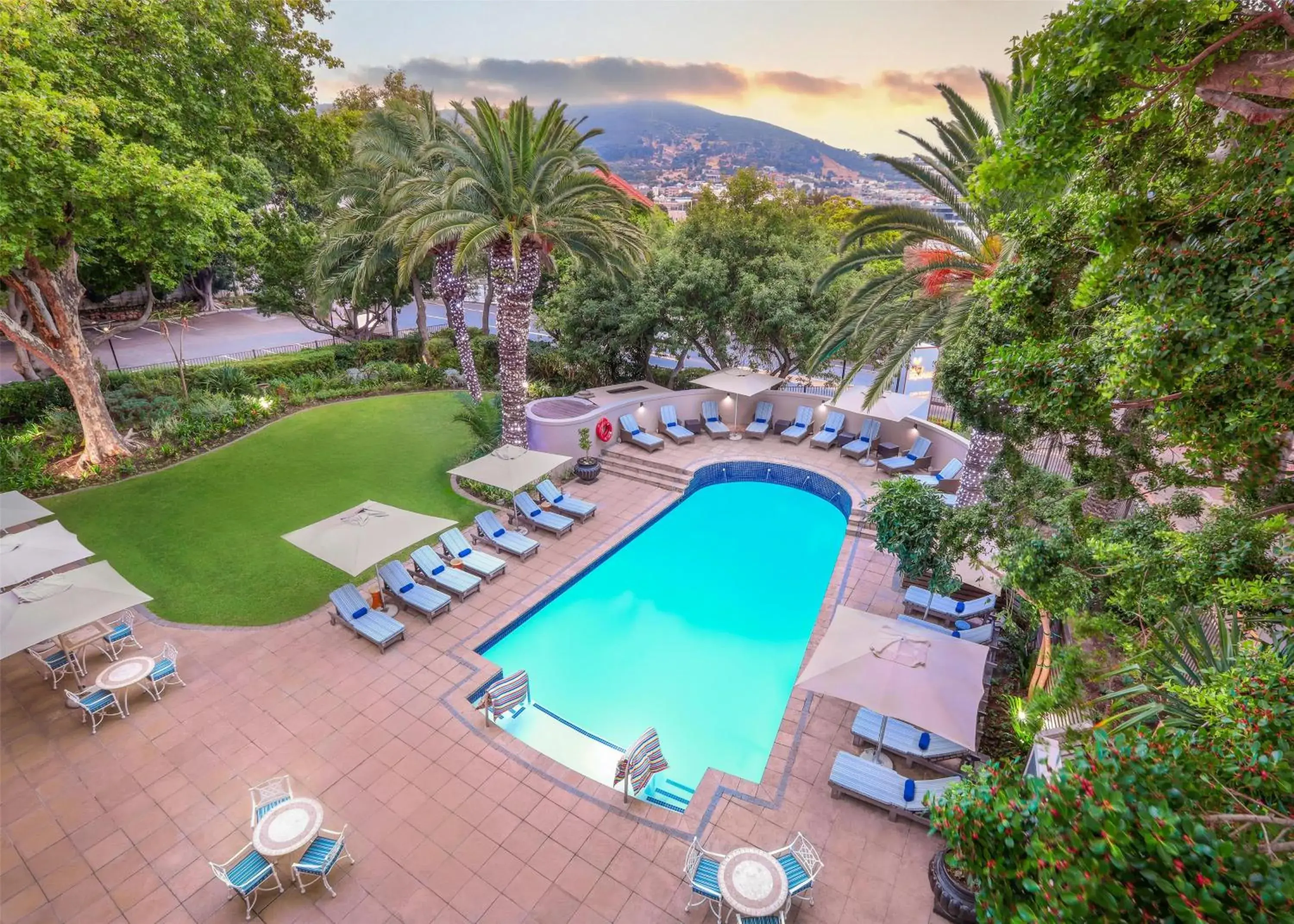 Pool view in SunSquare Cape Town Gardens Pool view in SunSquare Cape Town Gardens
