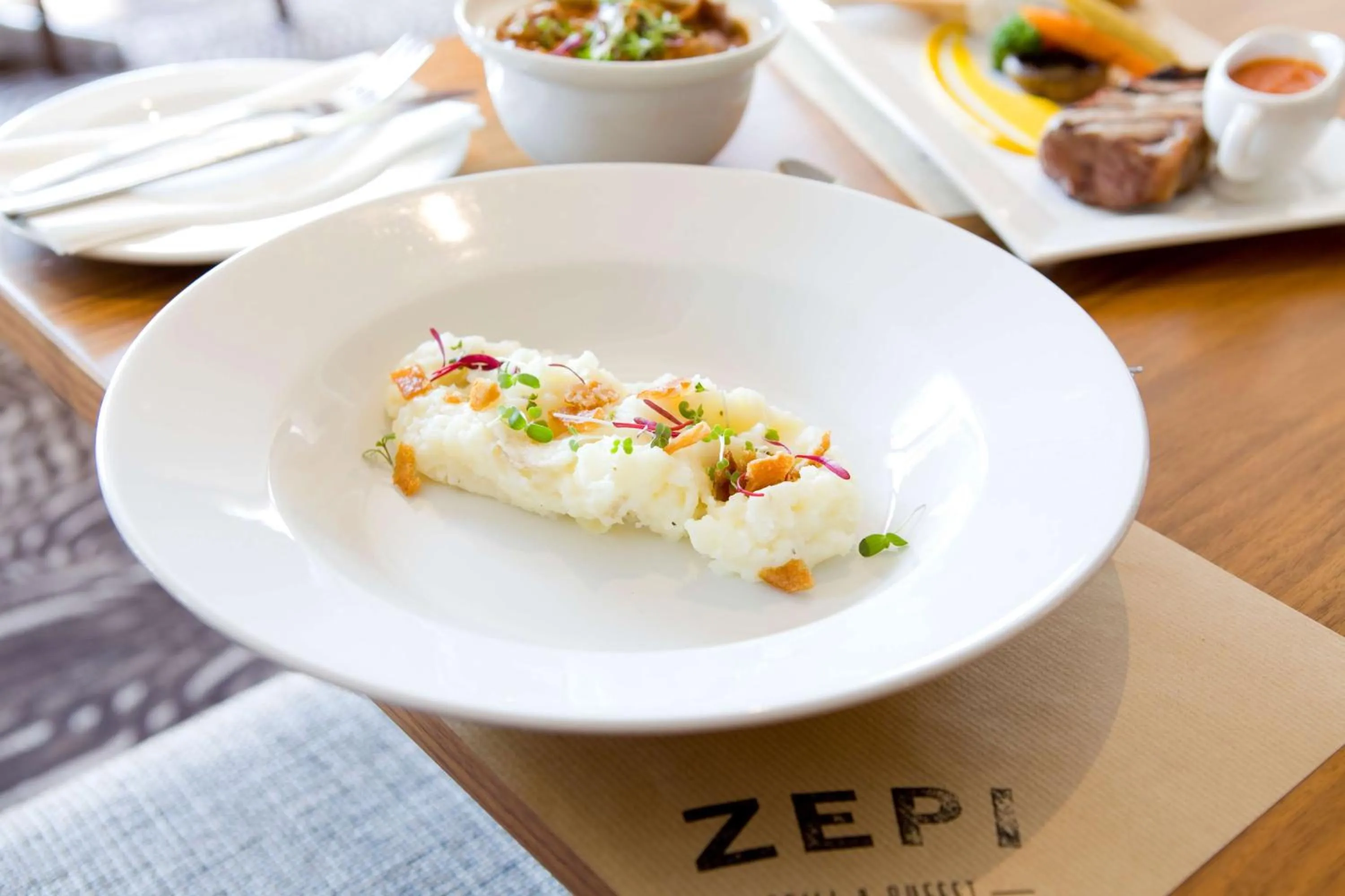 Restaurant/places to eat in SunSquare Cape Town Gardens