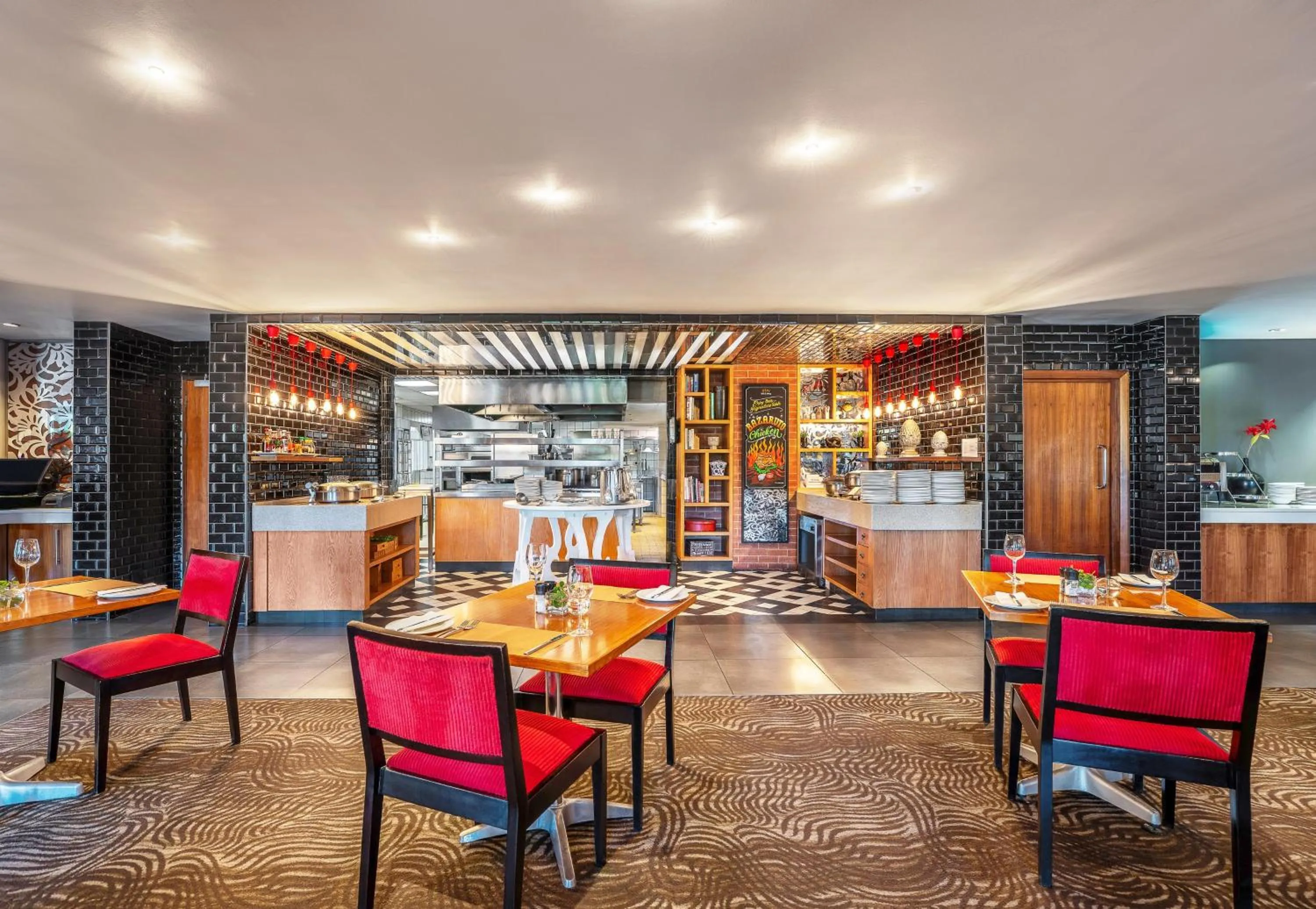 Restaurant/places to eat in SunSquare Cape Town Gardens