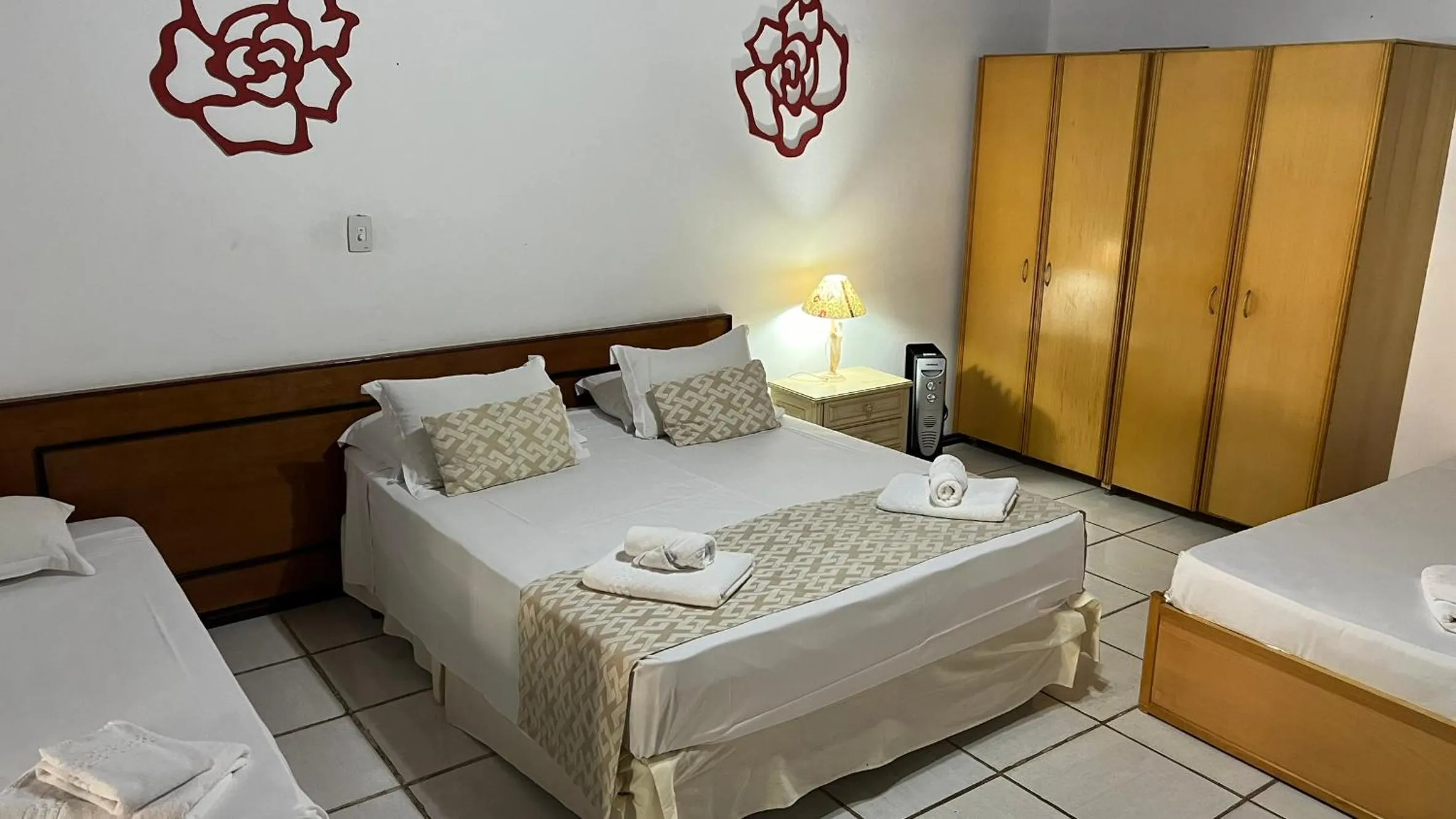 Bedroom, Bed in Biazi Paradise Hotel