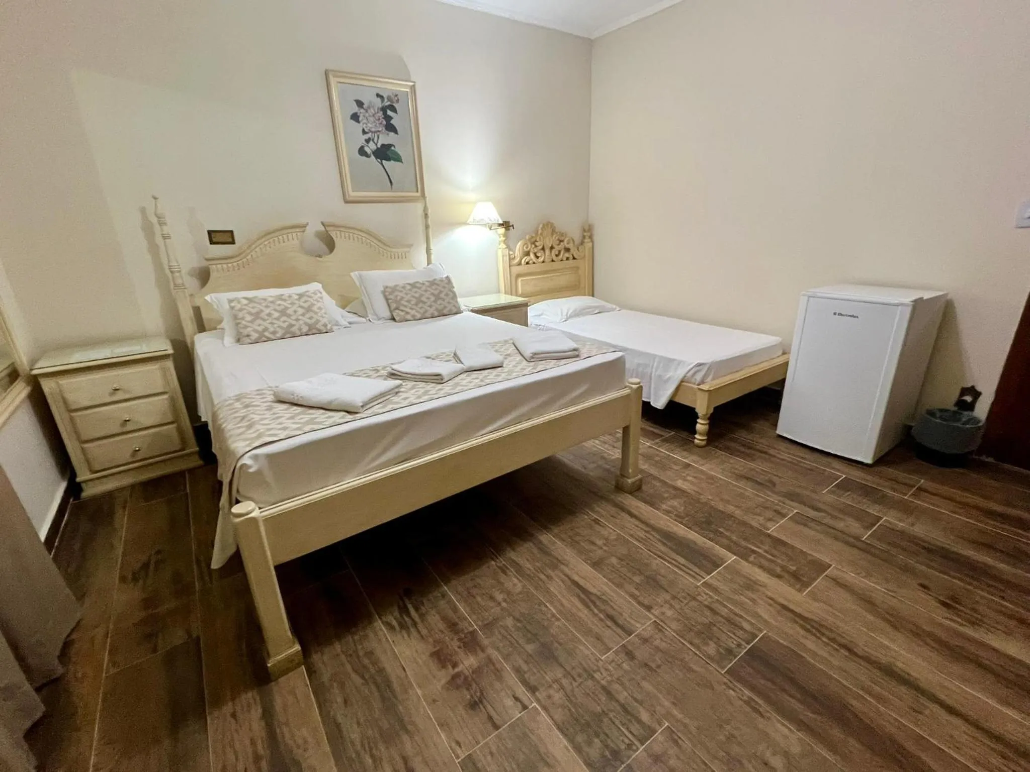 Bedroom, Bed in Biazi Paradise Hotel