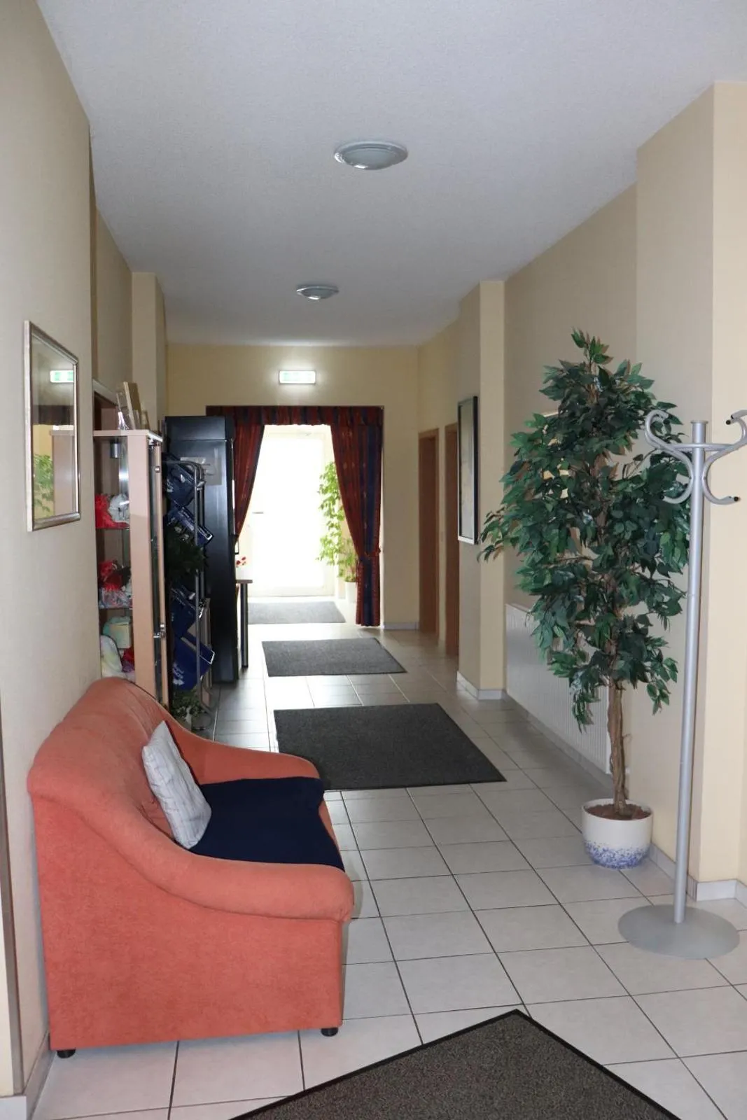 Lobby or reception in Hotel Saar