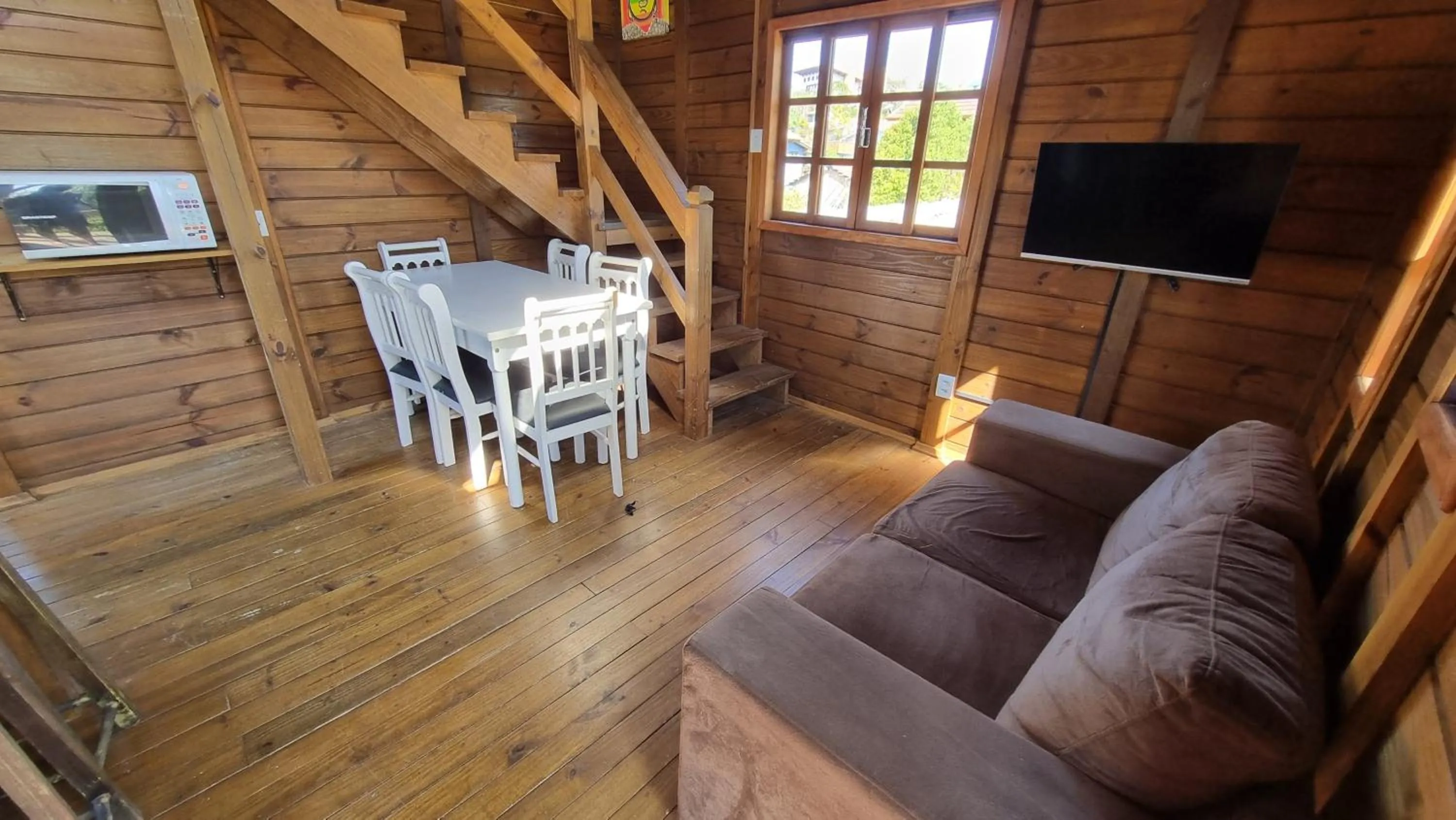 TV and multimedia in Arte da Tribo Hostel & Camping