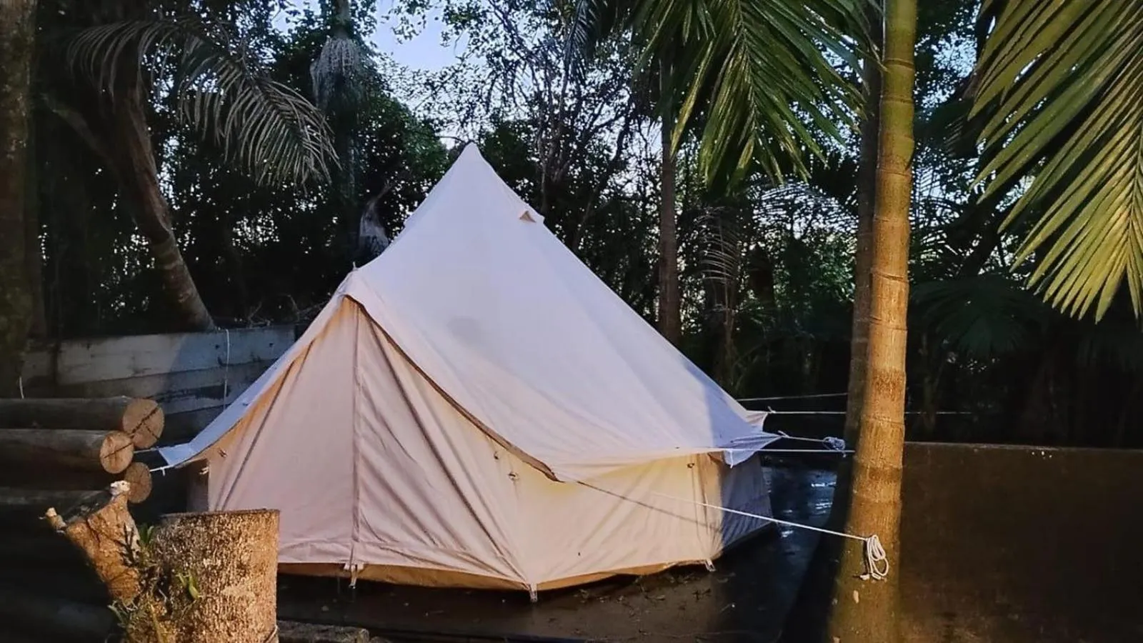 Bedroom in Arte da Tribo Hostel & Camping