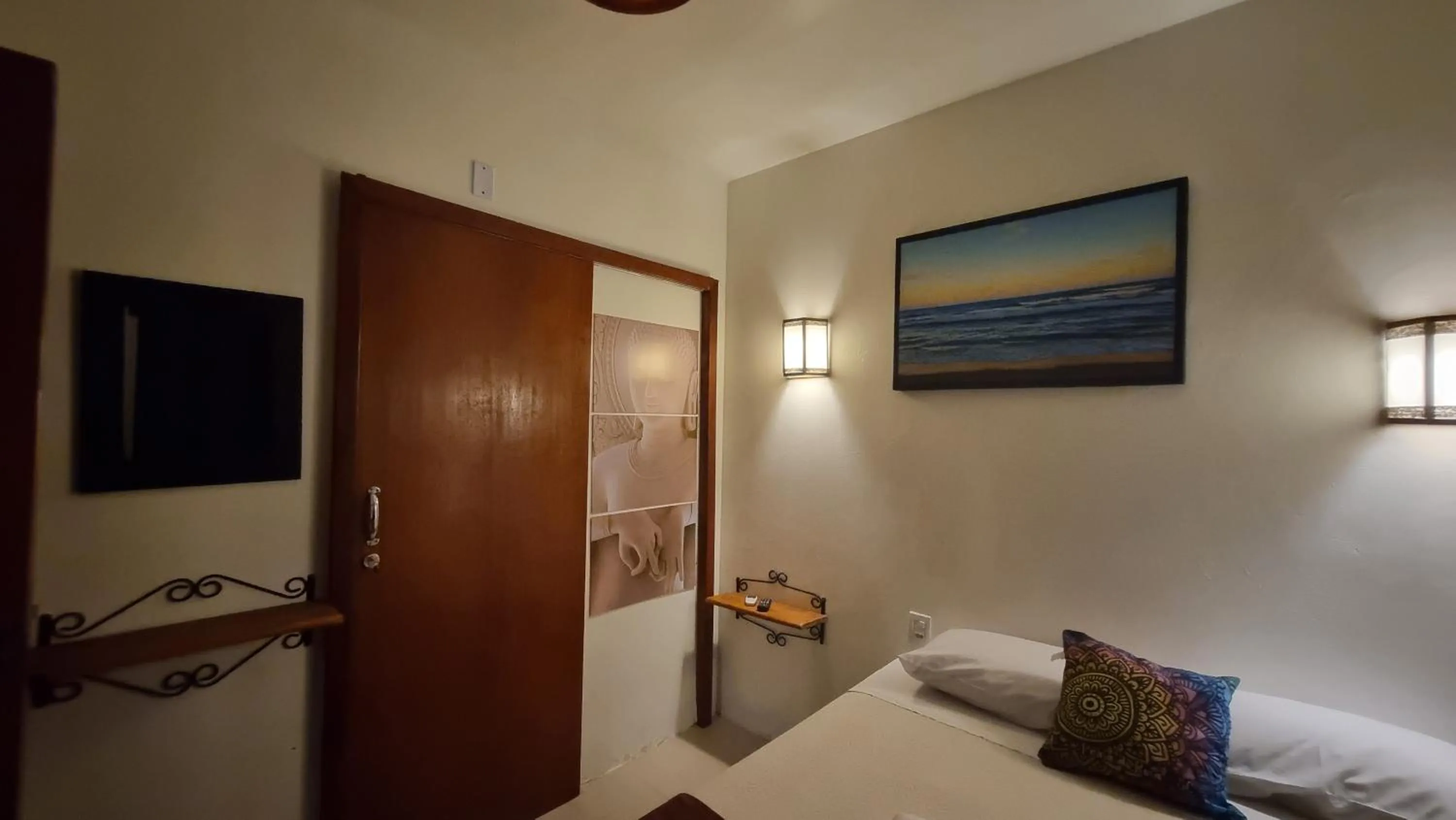 Bedroom, Bed in Arte da Tribo Hostel & Camping