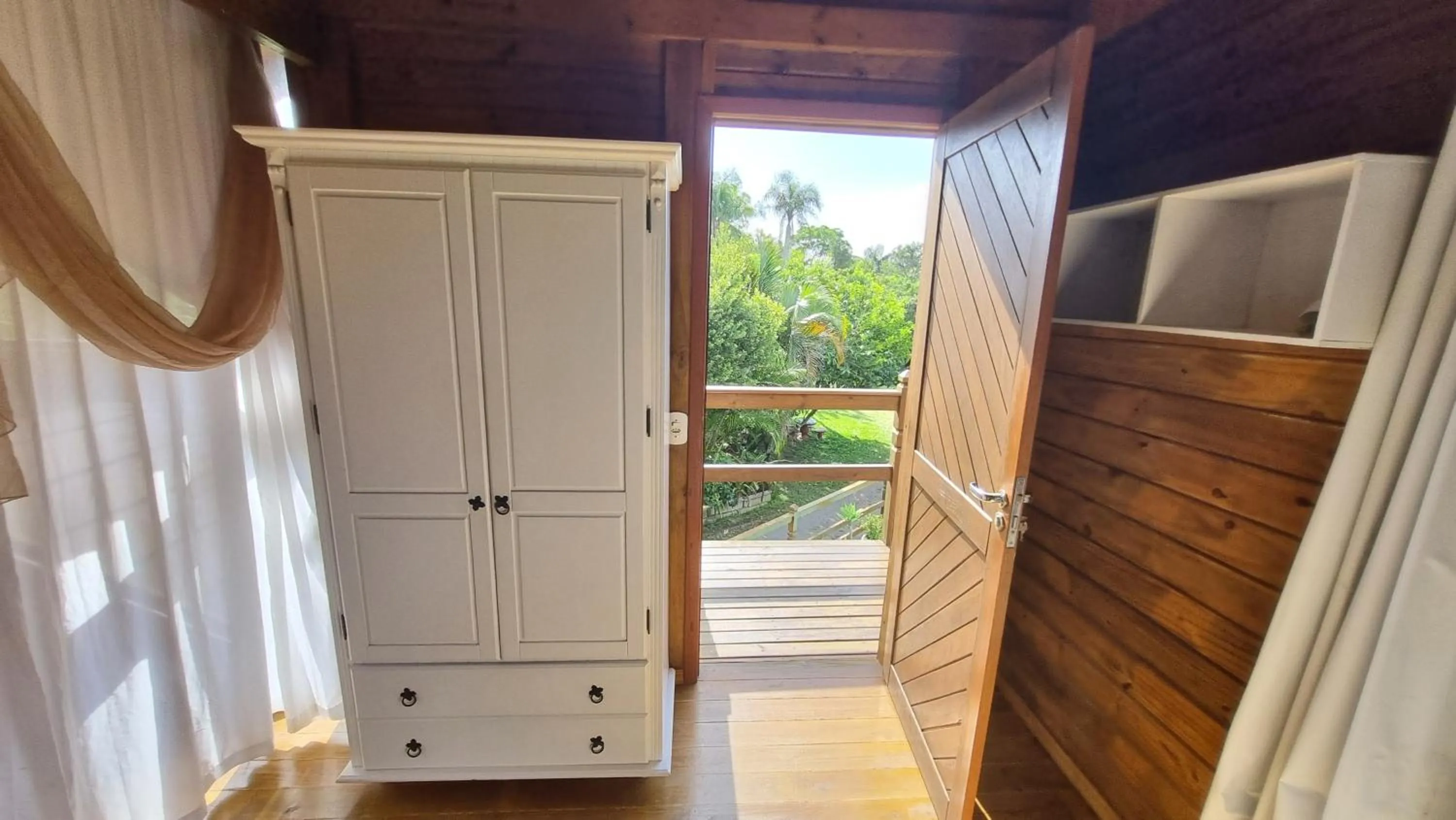 Bedroom in Arte da Tribo Hostel & Camping