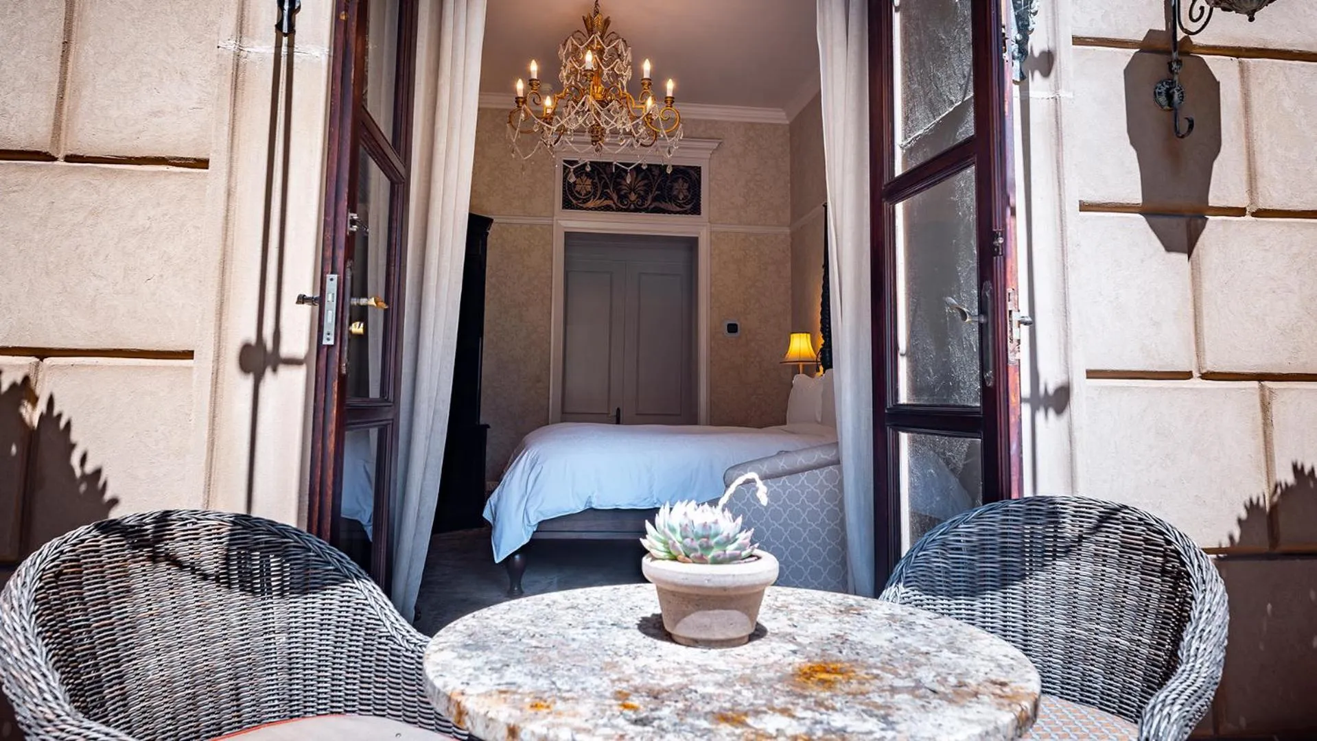 Balcony/Terrace, Bed in Palazzo Hotel