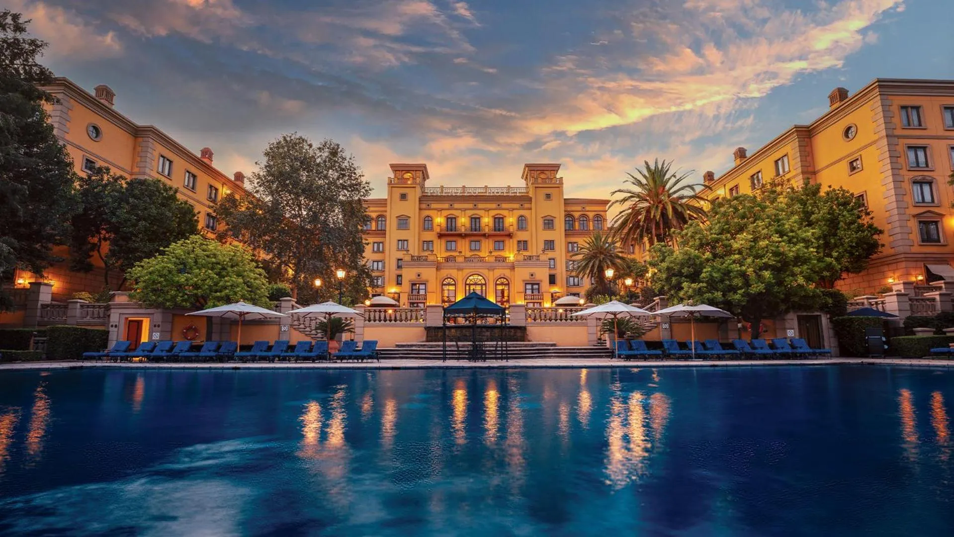 Natural landscape in Palazzo Hotel