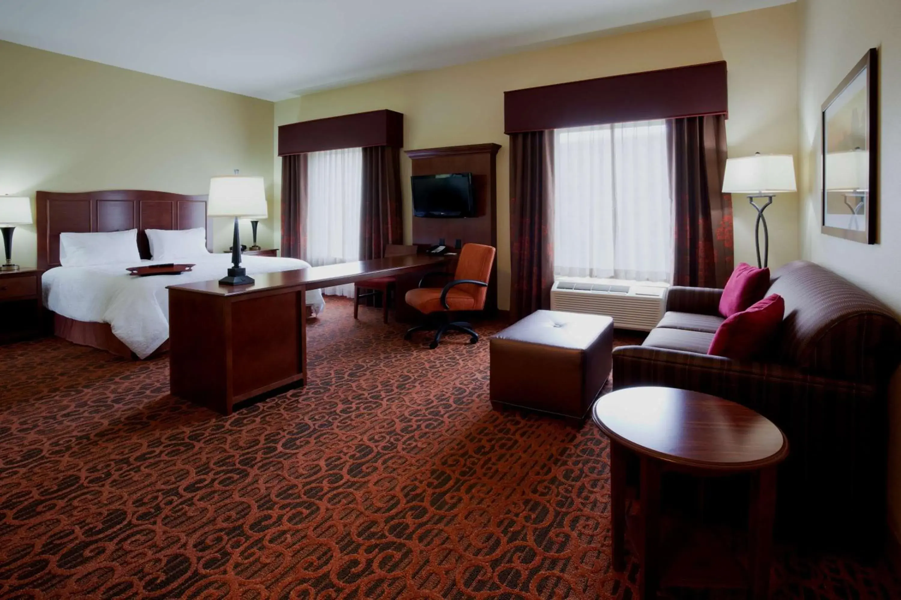 Bed in Hampton Inn & Suites Minot Bed in Hampton Inn & Suites Minot