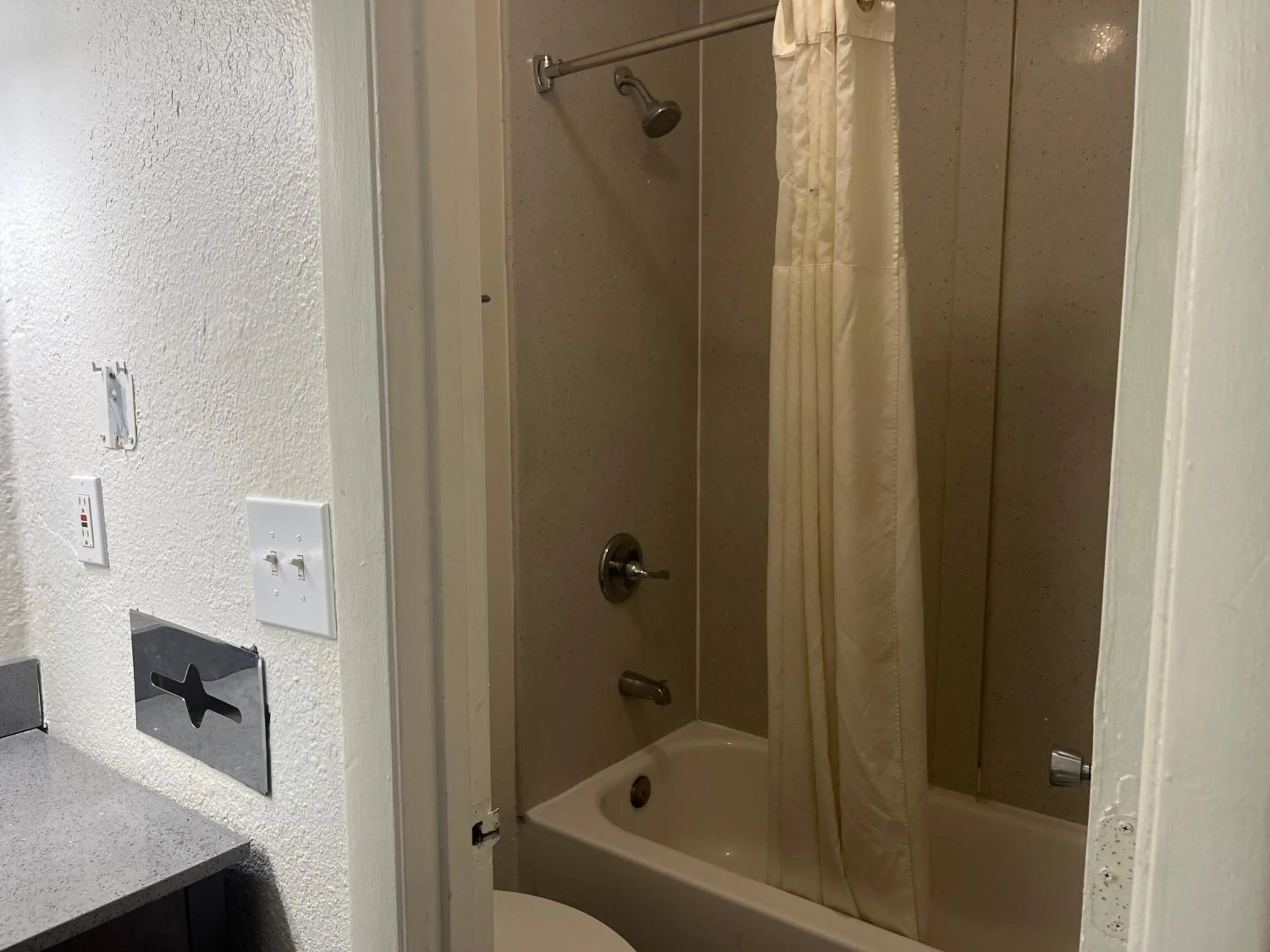 Bathroom in Motel 6 Charlotte, NC – Airport South