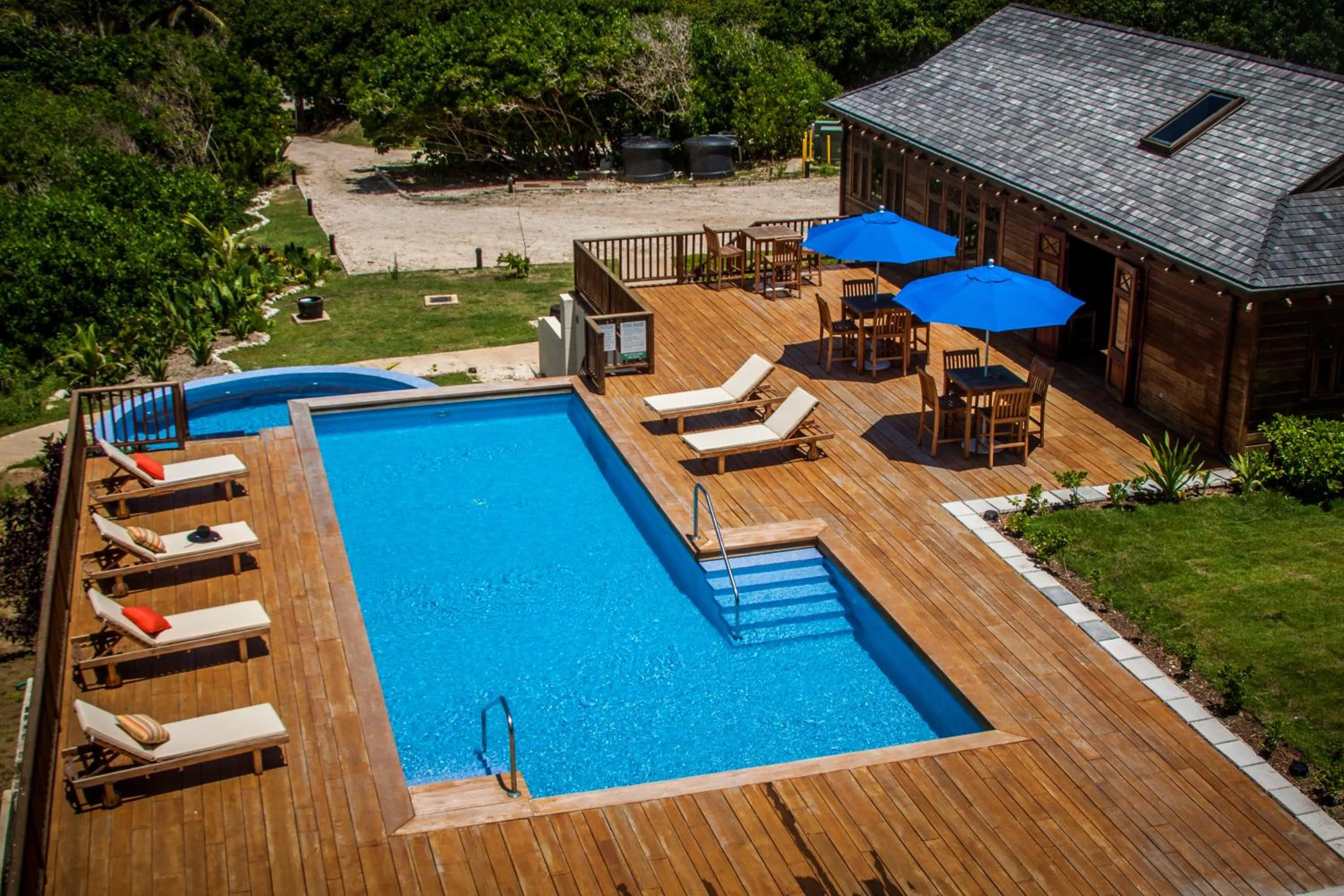 Swimming pool in Santosha Barbados