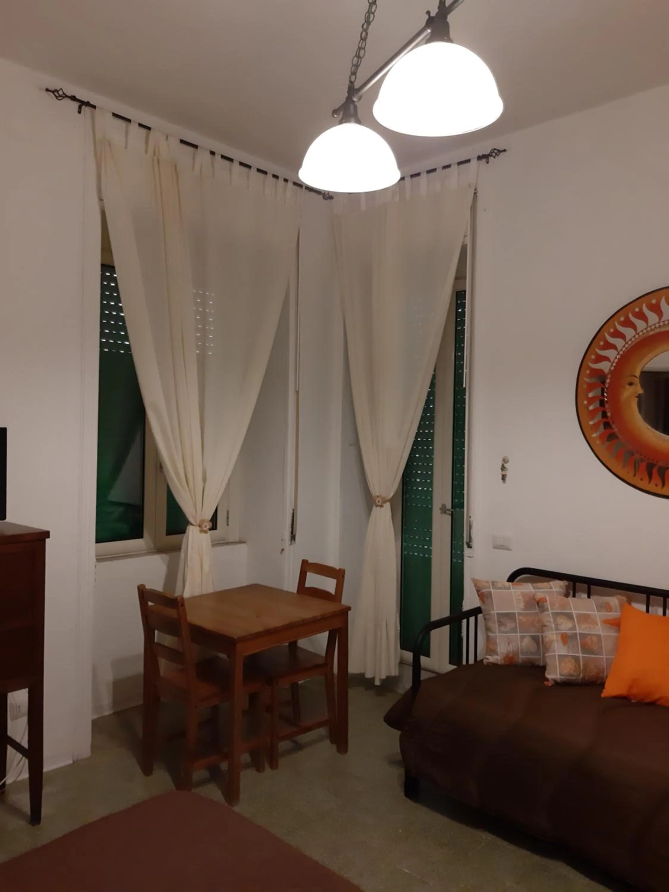 Triple Room with Private Bathroom in Villa Dietro la Luna