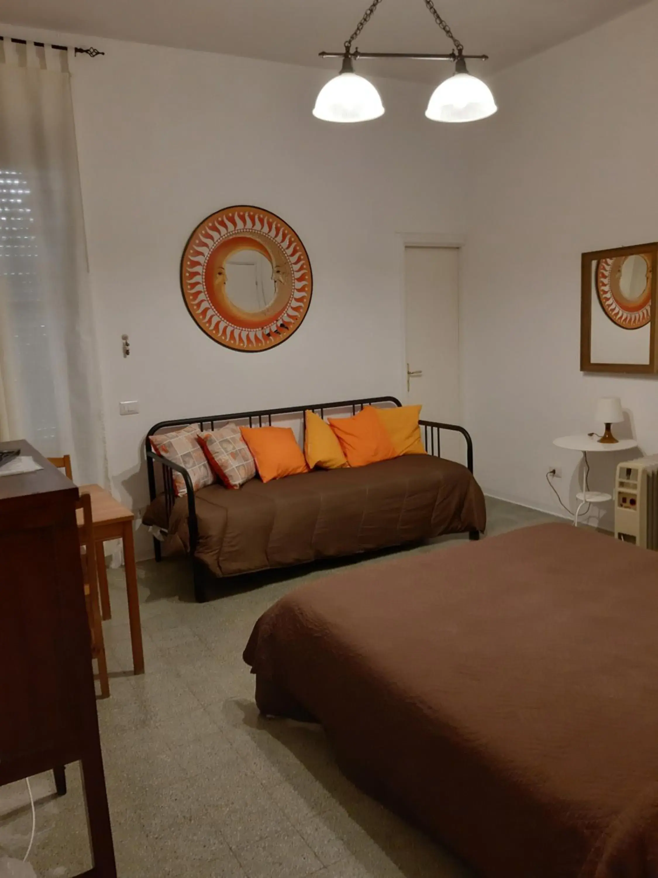Triple Room with Private Bathroom in Villa Dietro la Luna Triple Room with Private Bathroom in Villa Dietro la Luna
