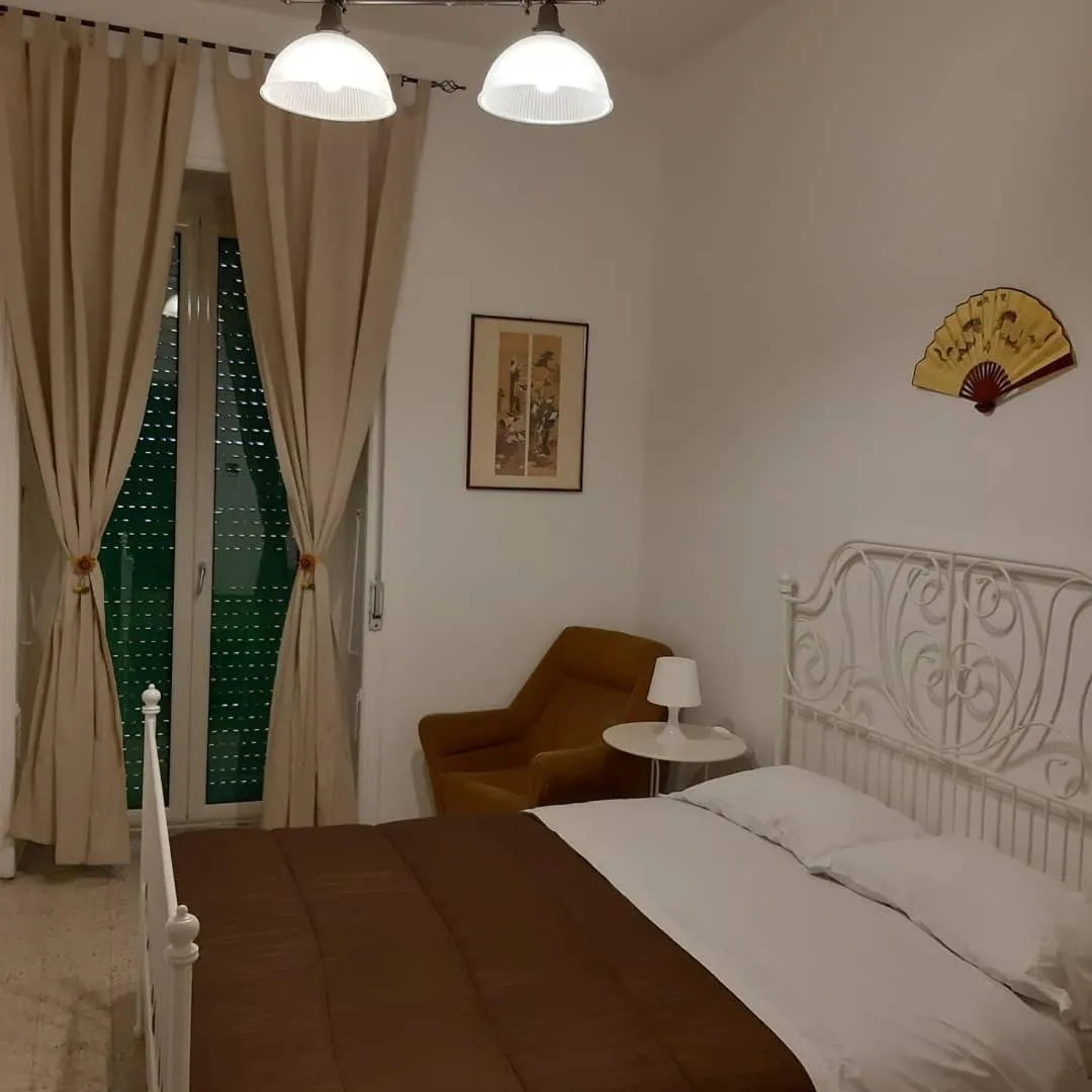 Double Room with Shared Bathroom in Villa Dietro la Luna