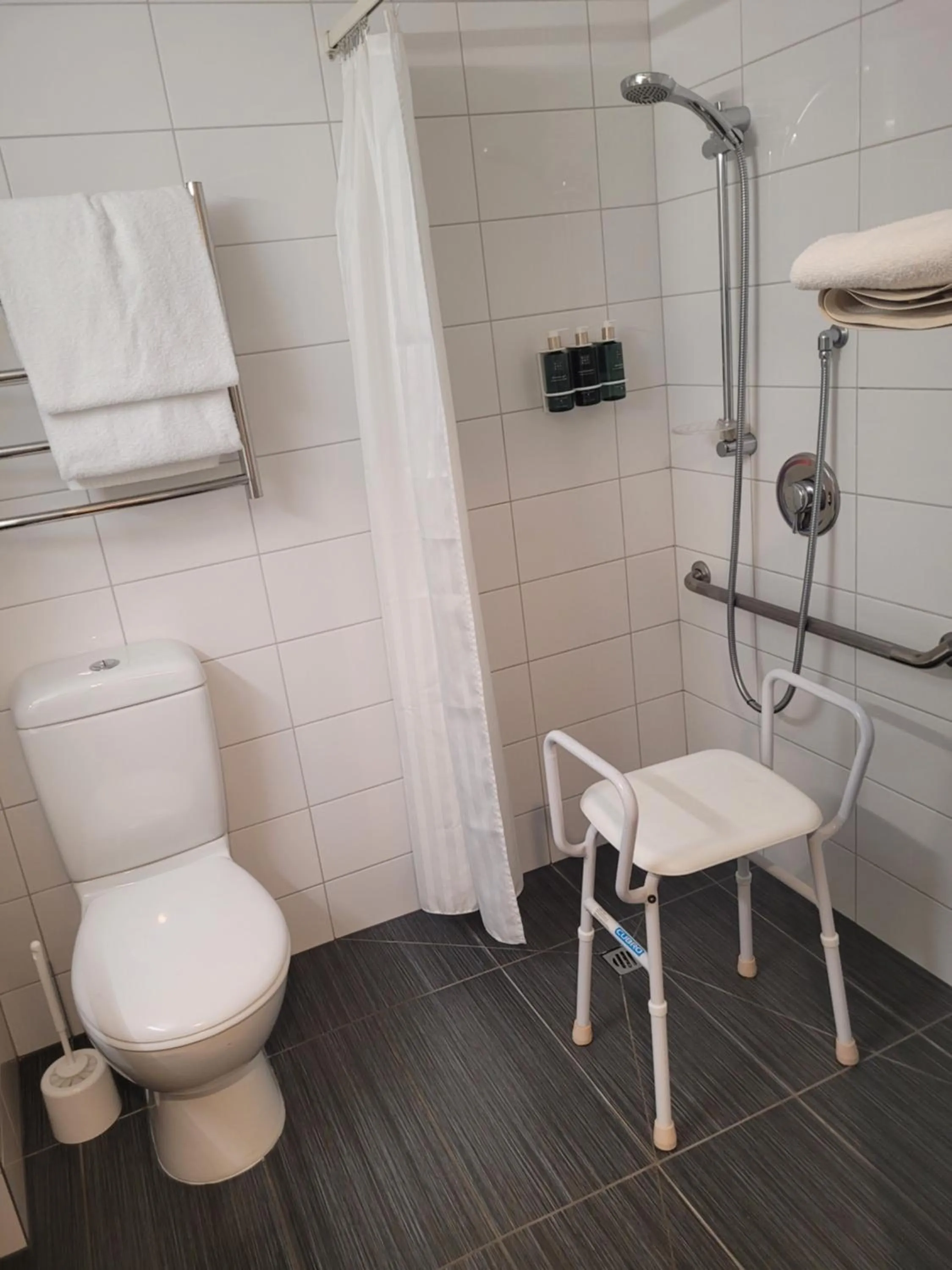 Toilet, Bathroom in Quality Hotel Elms