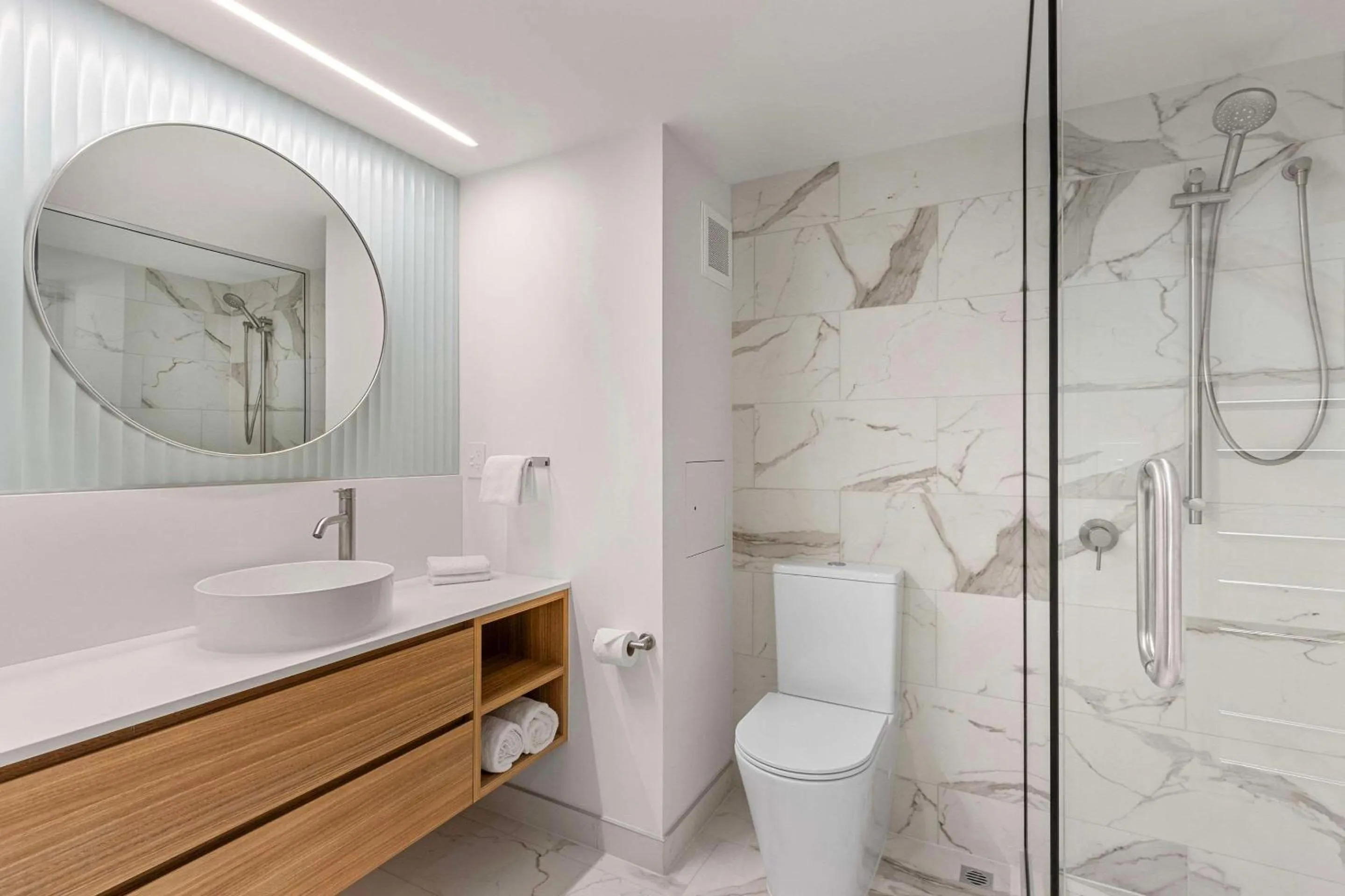 Bedroom, Bathroom in Quality Hotel Elms