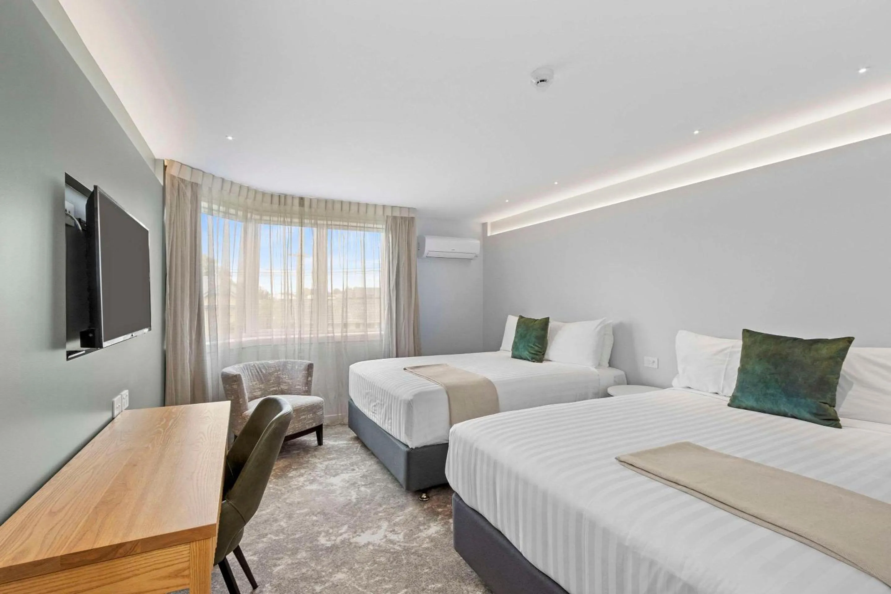 Bedroom in Quality Hotel Elms