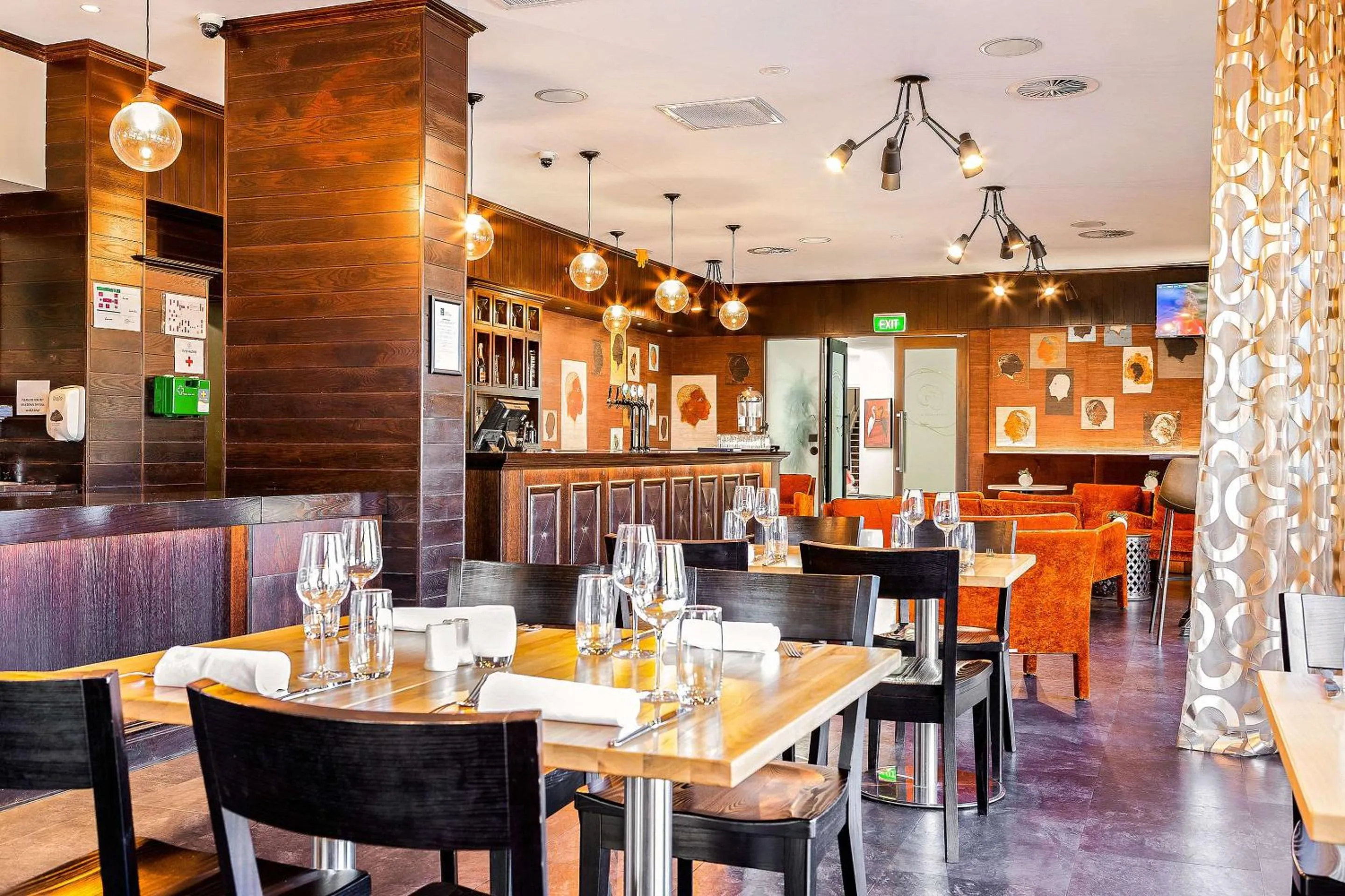 Lounge or bar, Restaurant/Places to Eat in Quality Hotel Elms