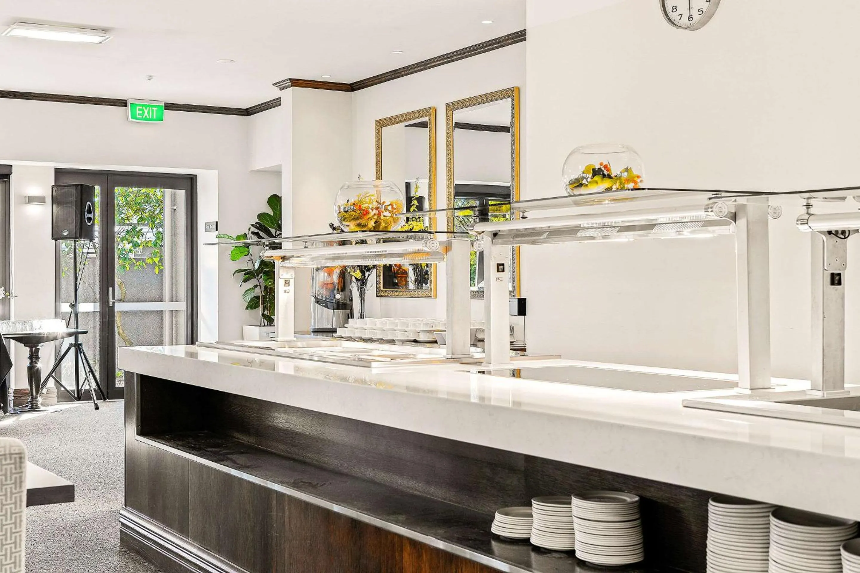 Restaurant/places to eat in Quality Hotel Elms