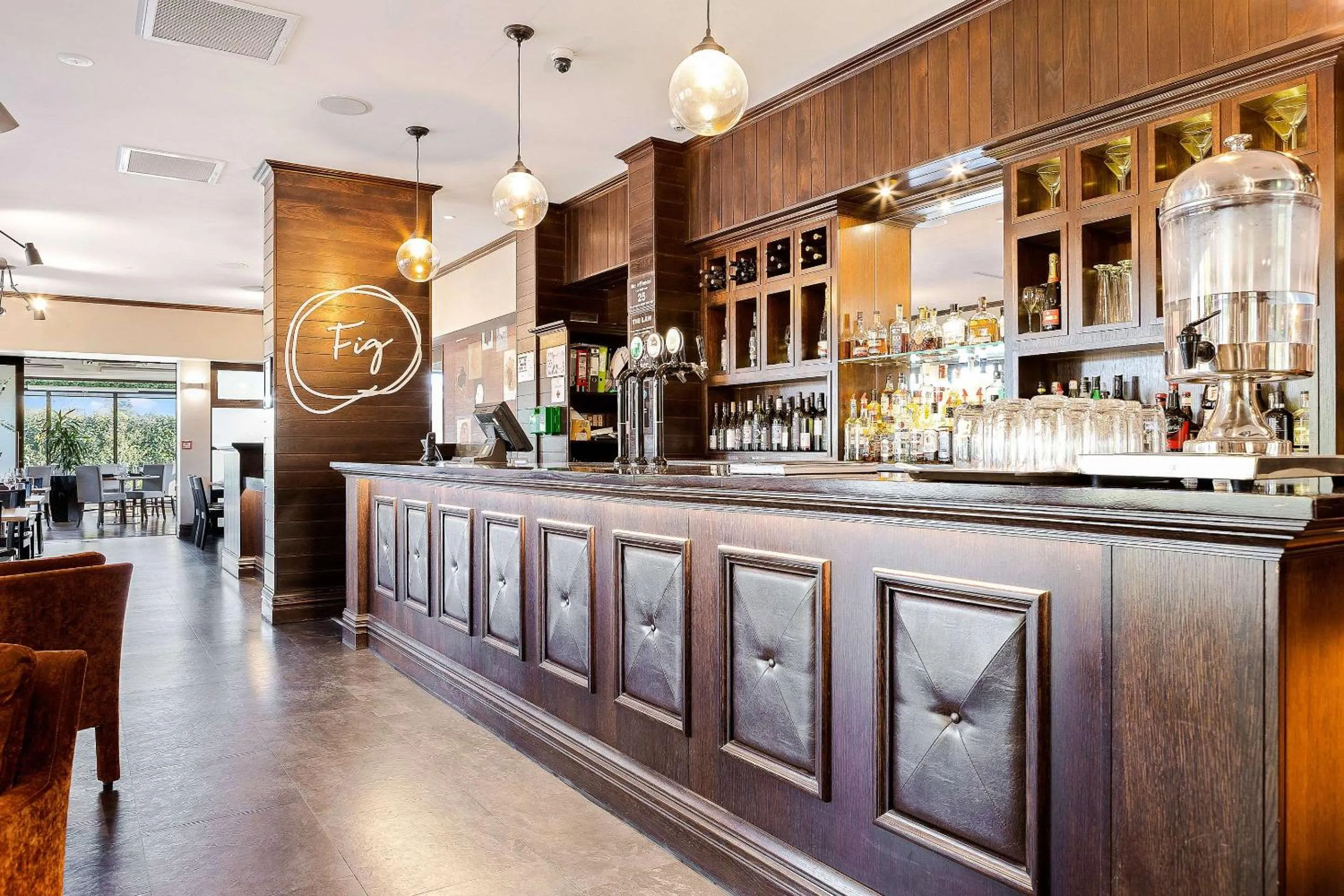 Restaurant/places to eat in Quality Hotel Elms